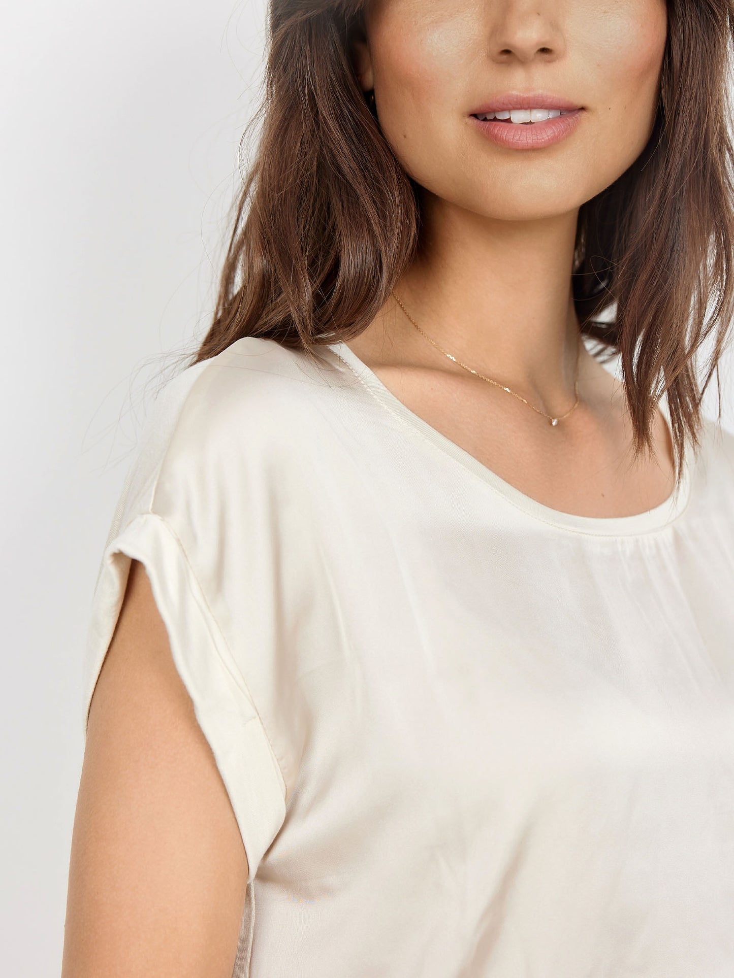 T-shirt donna SoyaConcept in viscosa riciclata beige con scollo rotondo