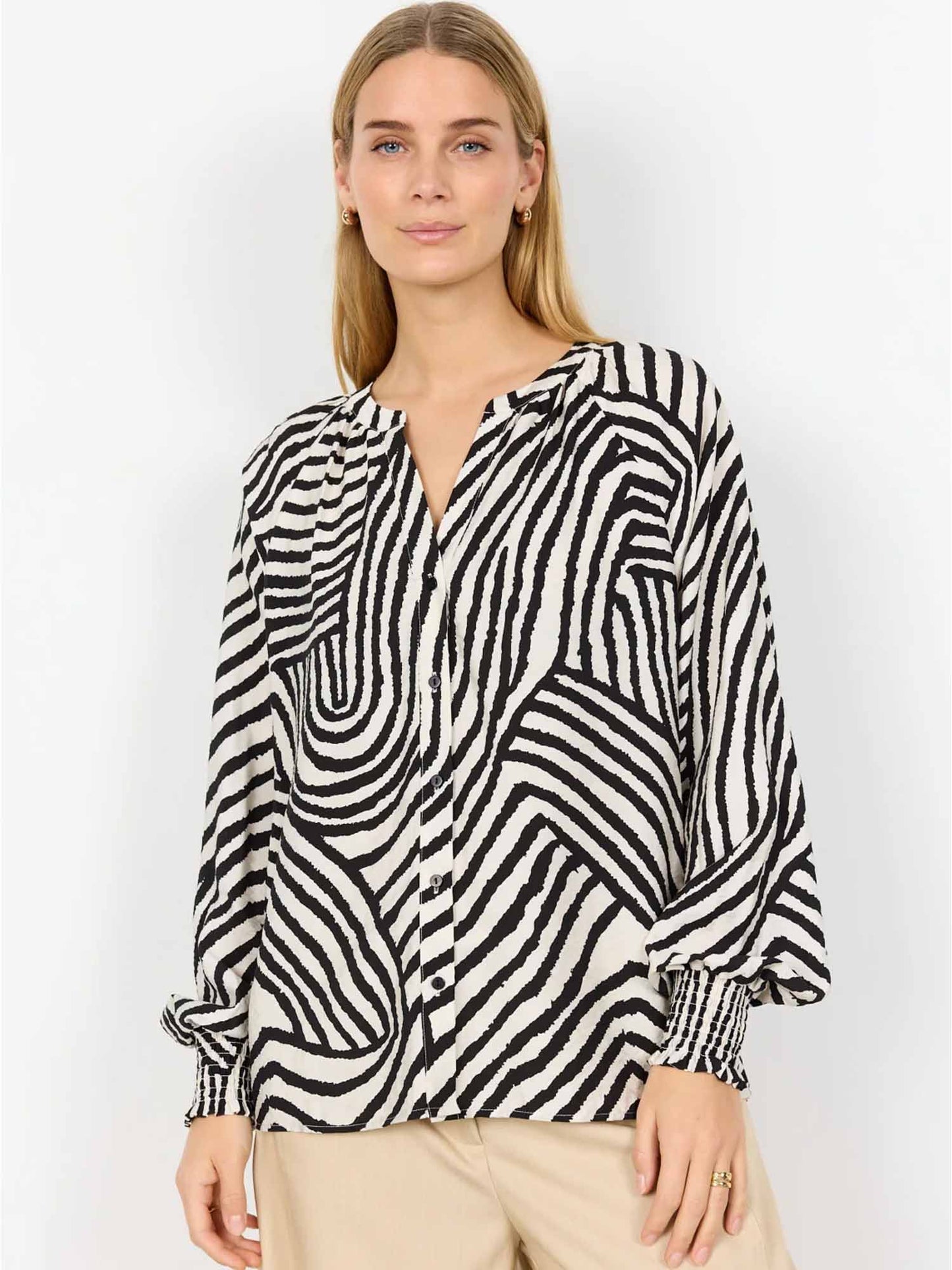 Blusa Soya Concept a fantasia nera da donna elegante e casual