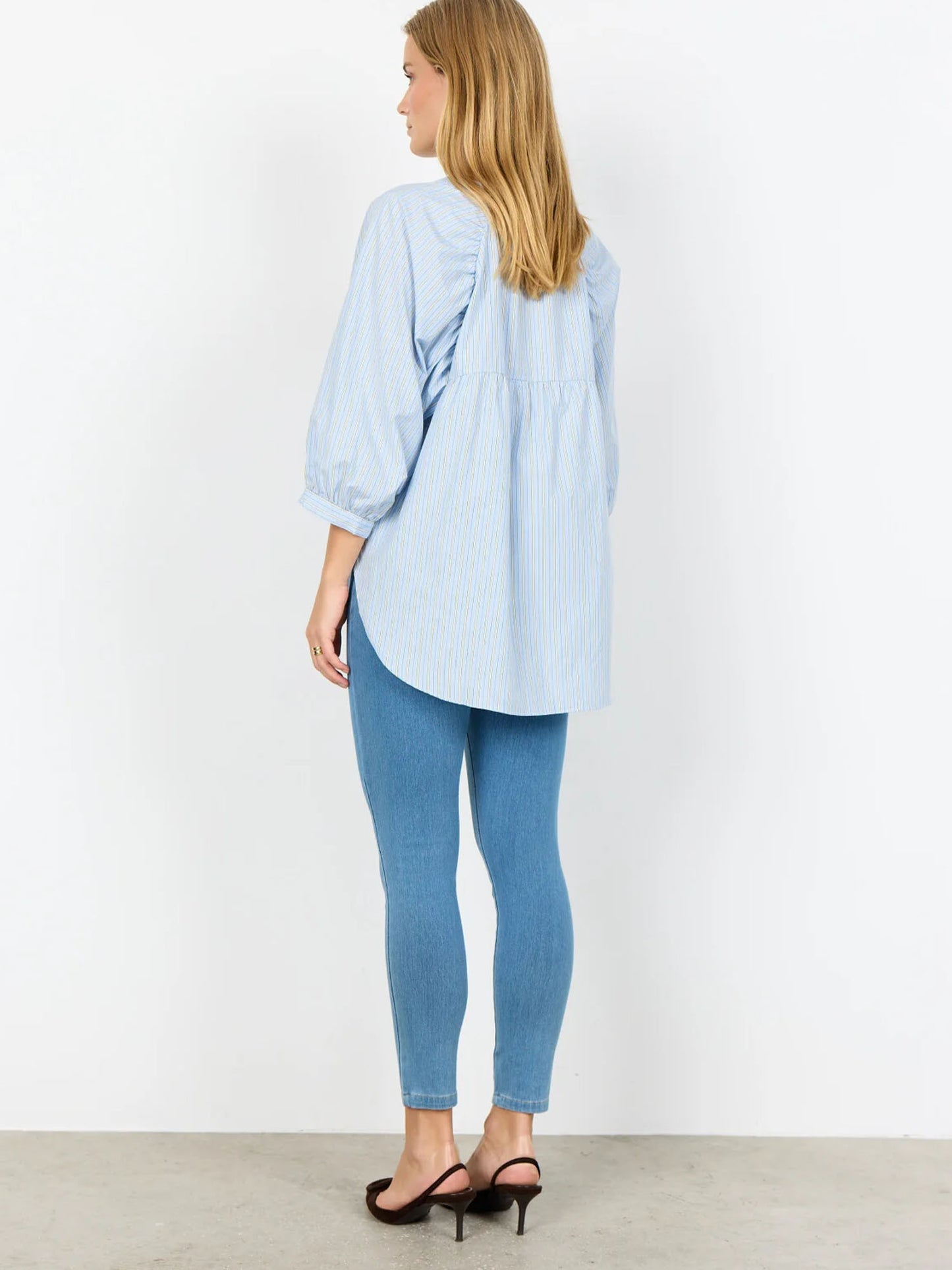 Camicia azzurra a righe con maniche a 3/4 da donna Soya Concept