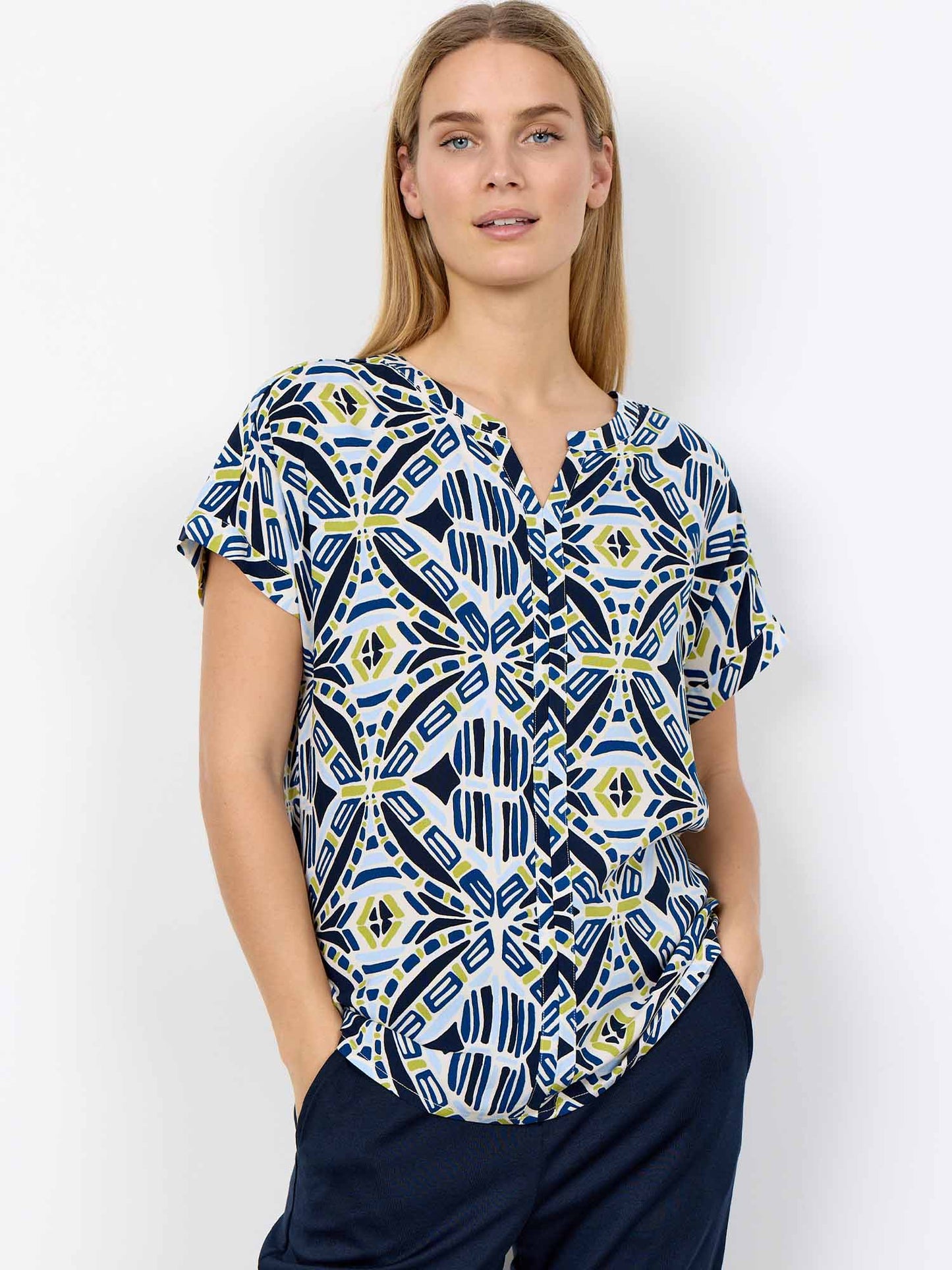 Blusa donna Soyaconcept Cassiel con stampa multicolore e collo a V