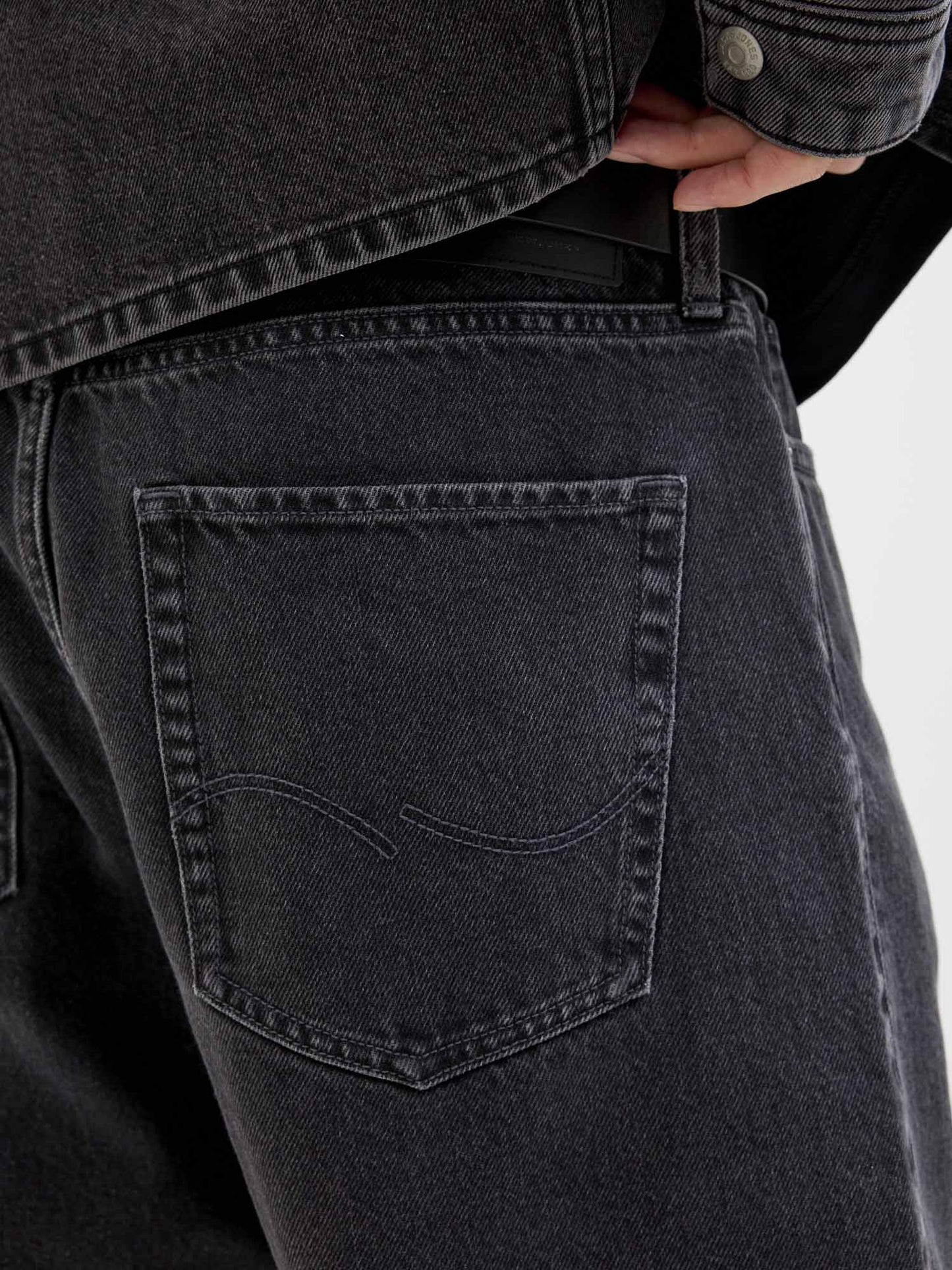 Bermuda Alex baggy fit in denim nero da uomo Jack&Jones