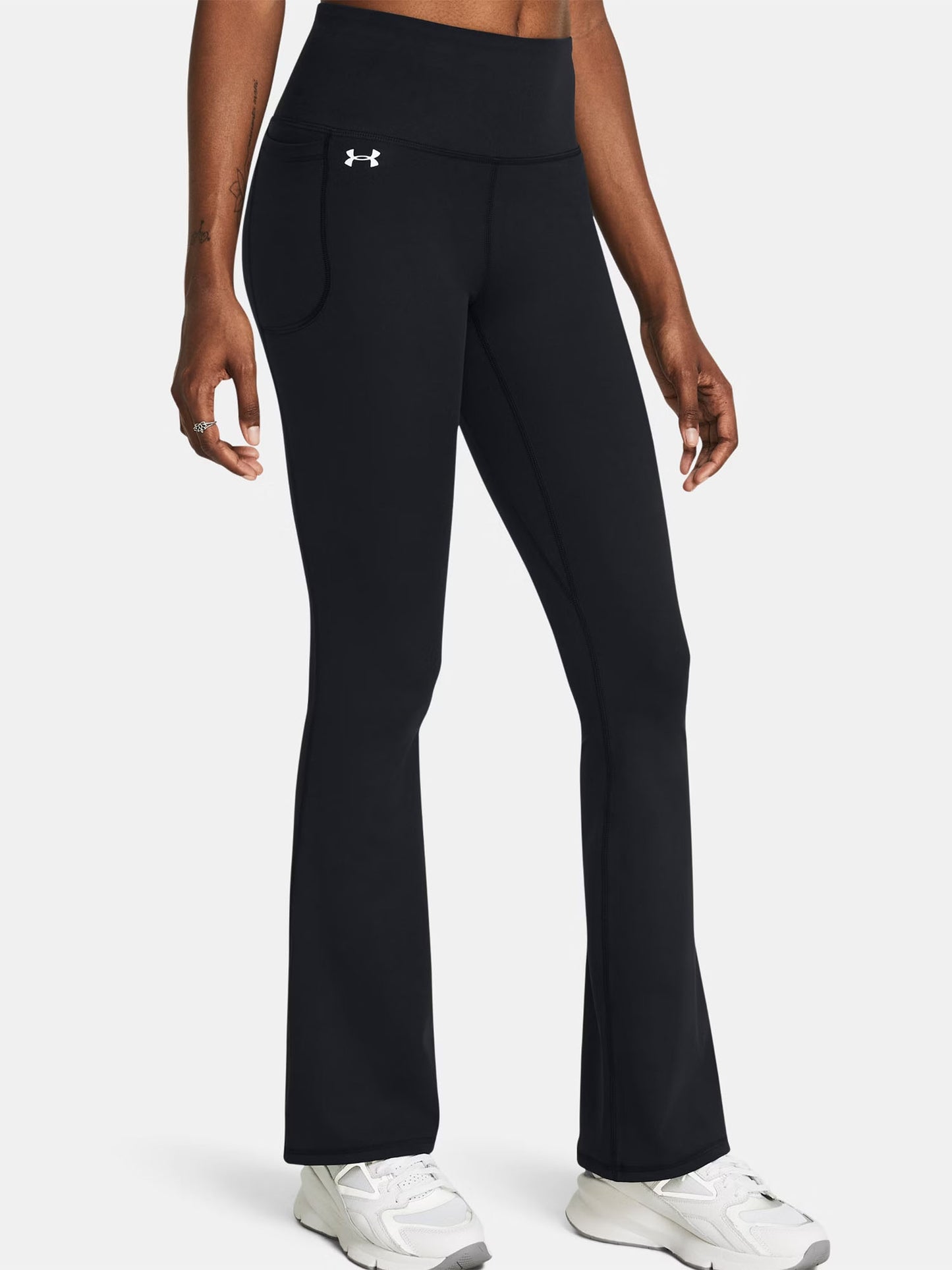 Pantaloni flare Motion di Under Armour neri donna per allenamento sportivo