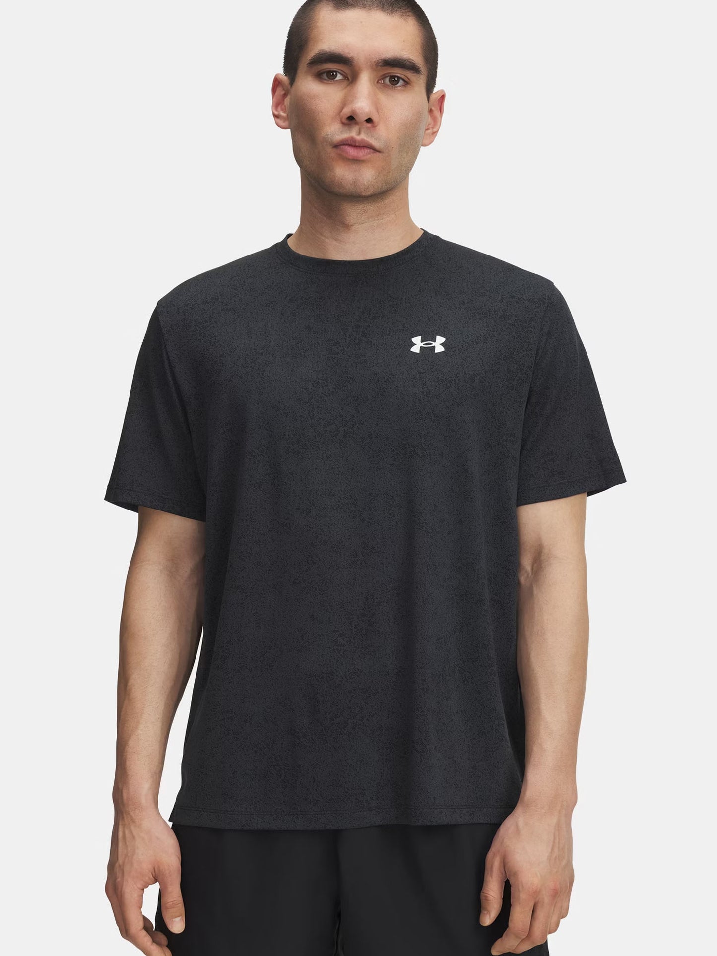 T-shirt UA Tech uomo in poliestere nera leggera e traspirante