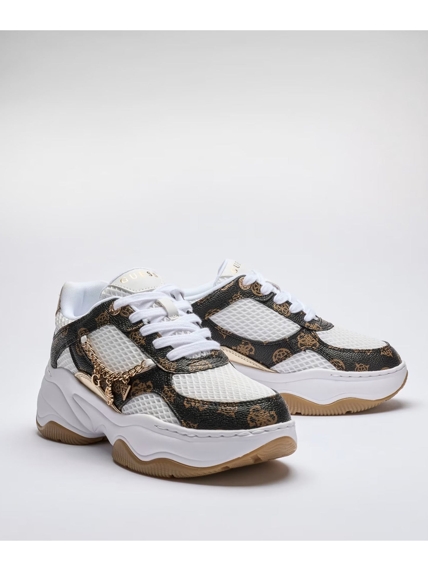 Sneakers Guess Harpaa bianche da donna con dettaglio catena