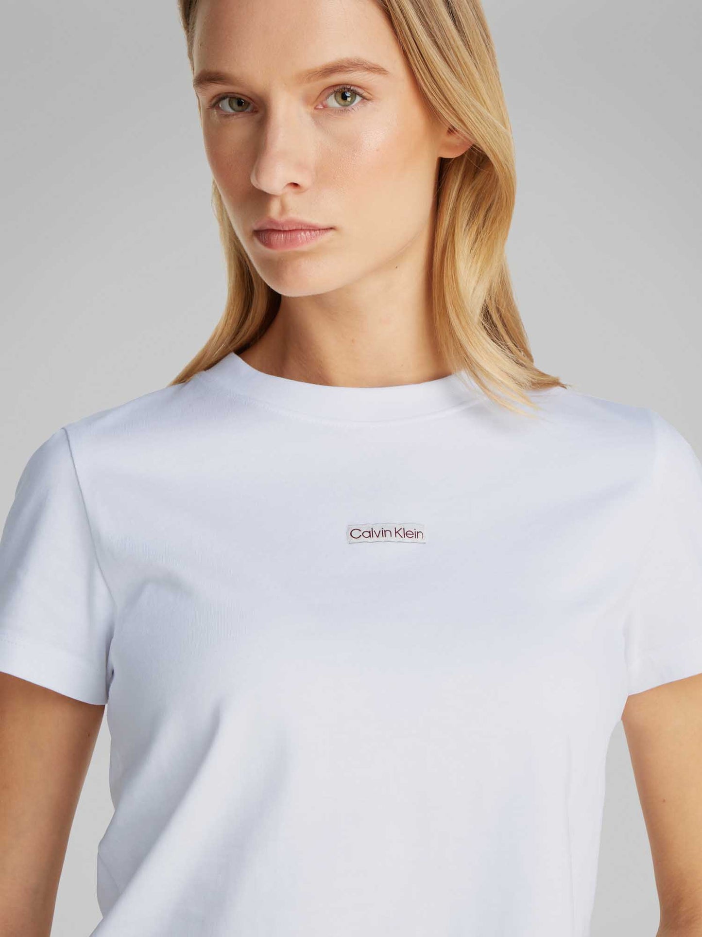 T-SHIRT CROPPED CALVIN KLEIN JEANS DONNA BIANCO