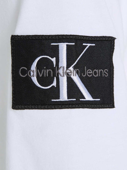 T-SHIRT BADGE REGULAR TEE CALVIN KLEIN JEANS UOMO BIANCO