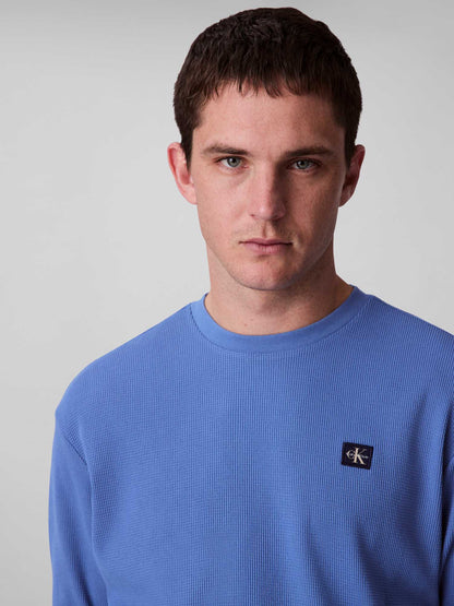 MAGLIA WAFFLE BADGE CALVIN KLEIN JEANS UOMO AZZURRO