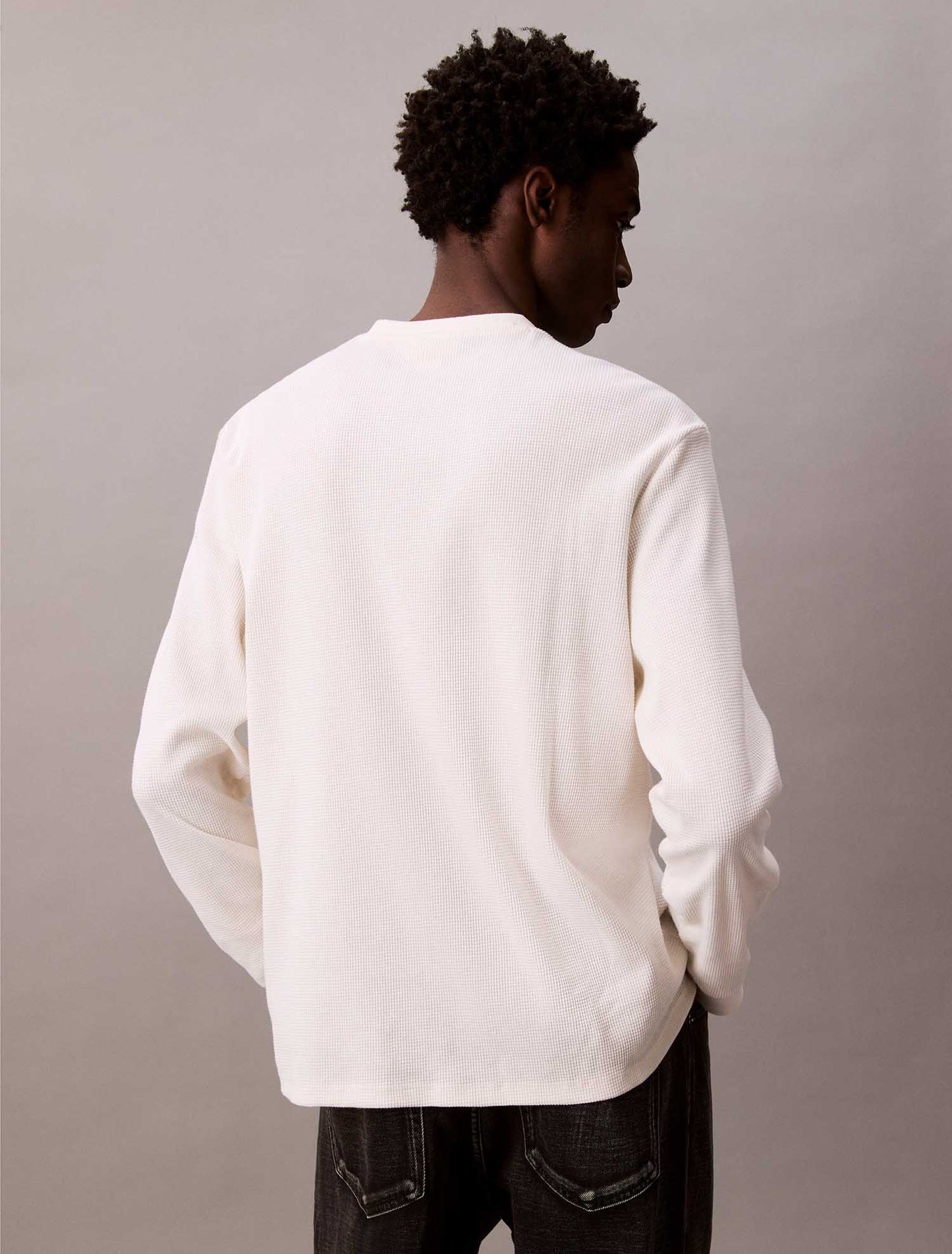 MAGLIA WAFFLE BADGE CALVIN KLEIN JEANS UOMO PANNA