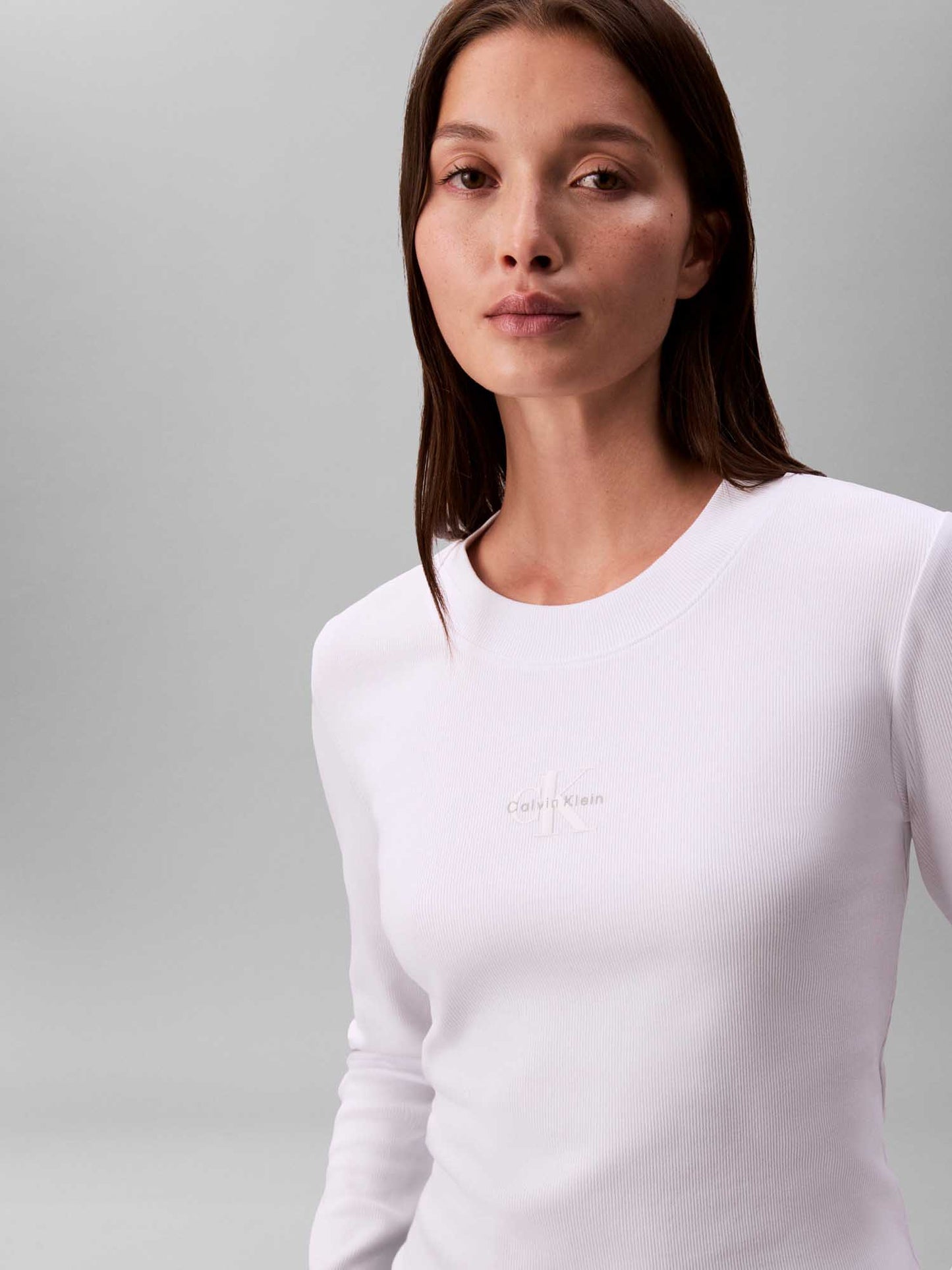 Calvin Klein Jeans t-shirt maniche lunghe slim fit bianca da donna