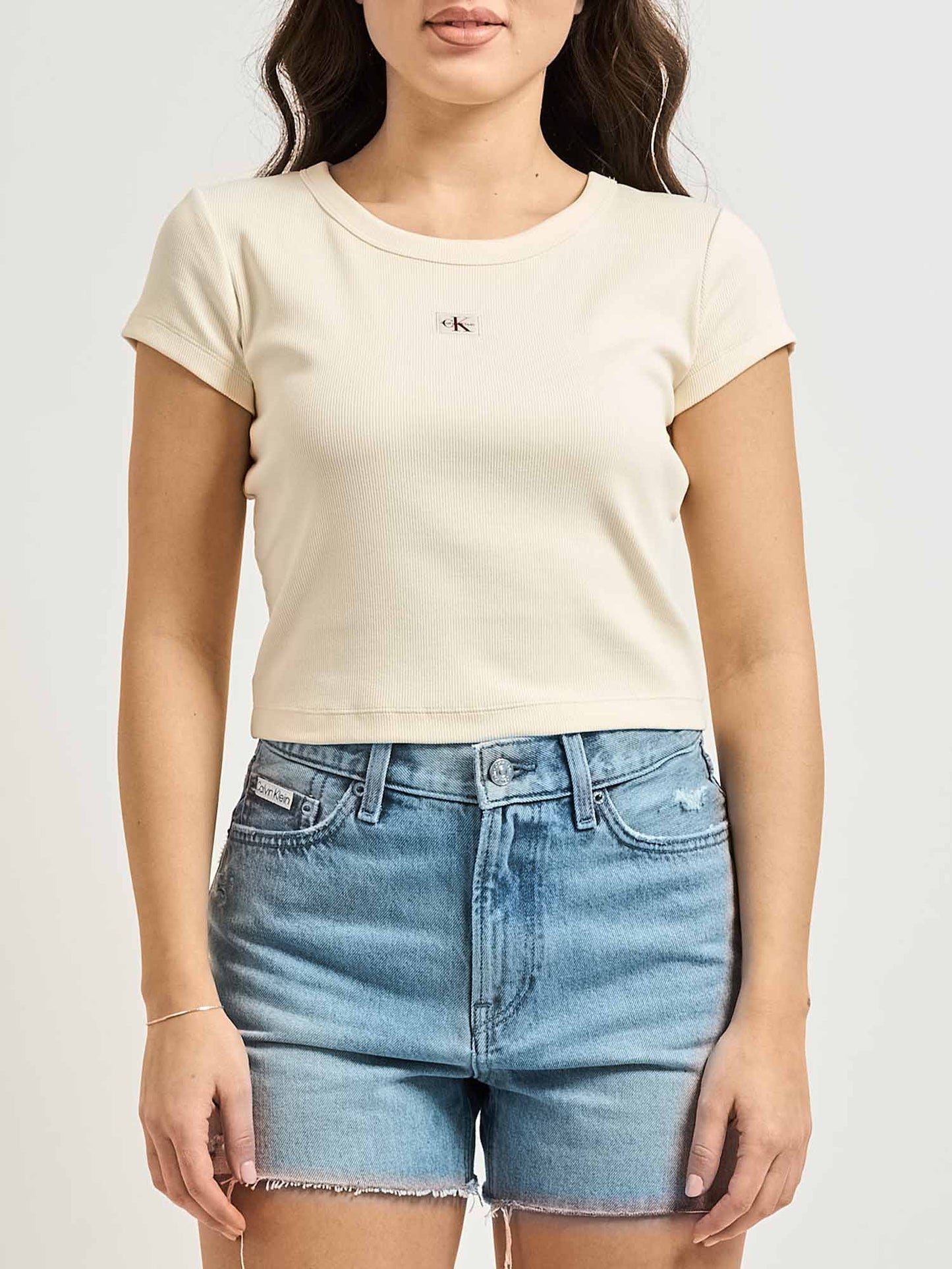 Calvin Klein Jeans t-shirt cropped a costine beige da donna