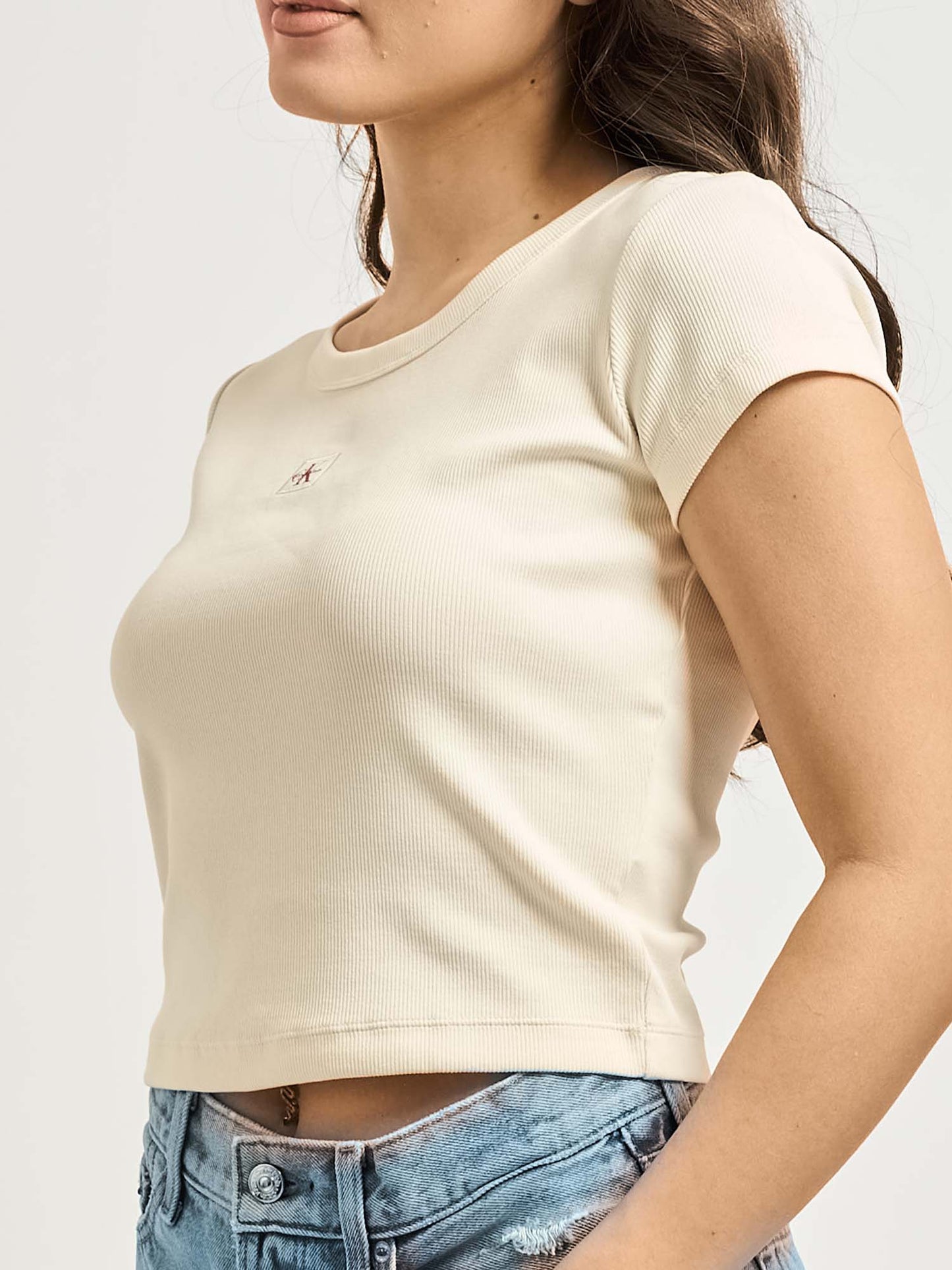 Calvin Klein Jeans t-shirt cropped a costine beige da donna