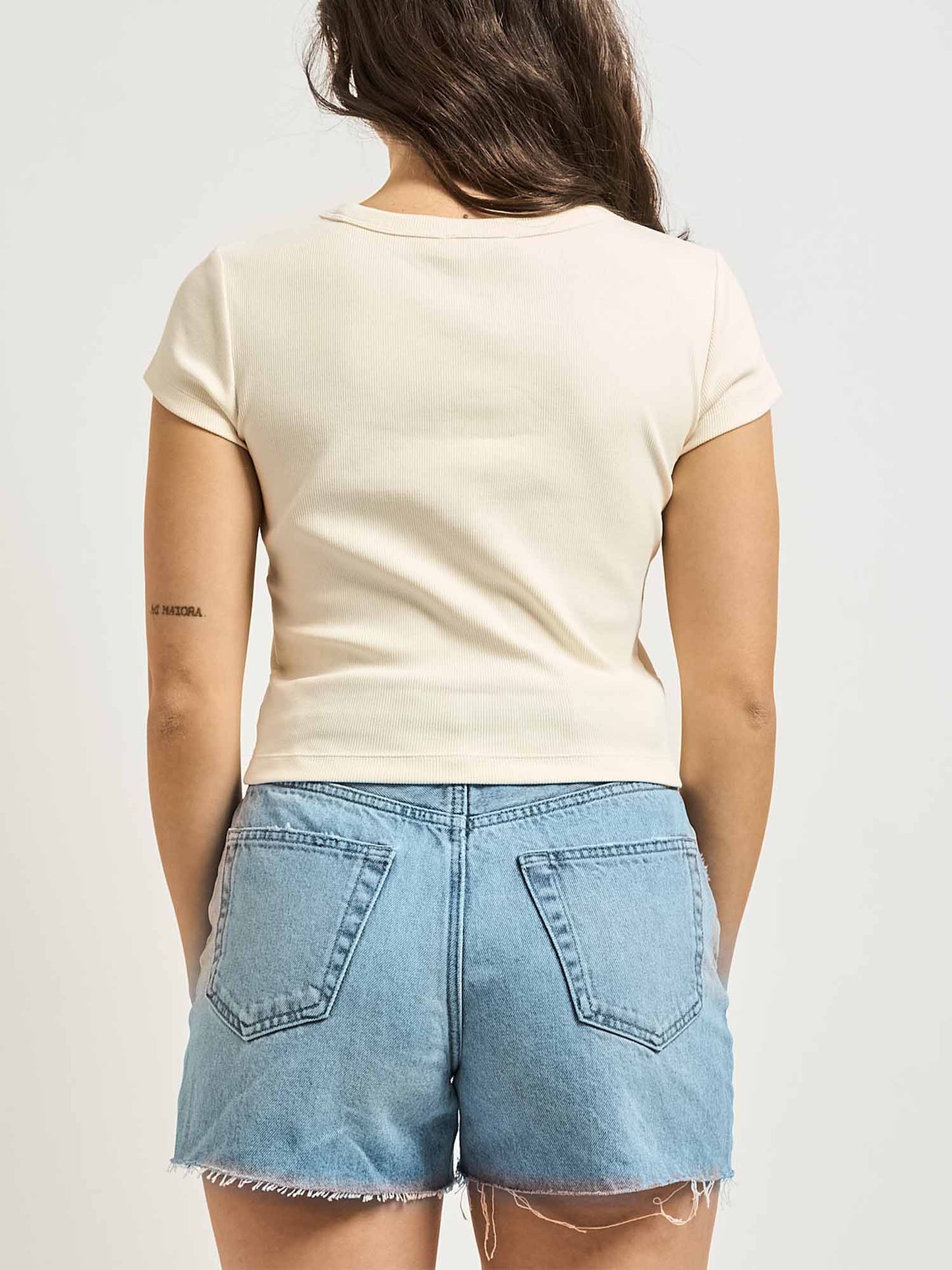 Calvin Klein Jeans t-shirt cropped a costine beige da donna
