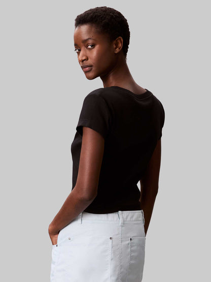 T-SHIRT A COSTINE SCOLLO A V CALVIN KLEIN JEAND DONNA NERO