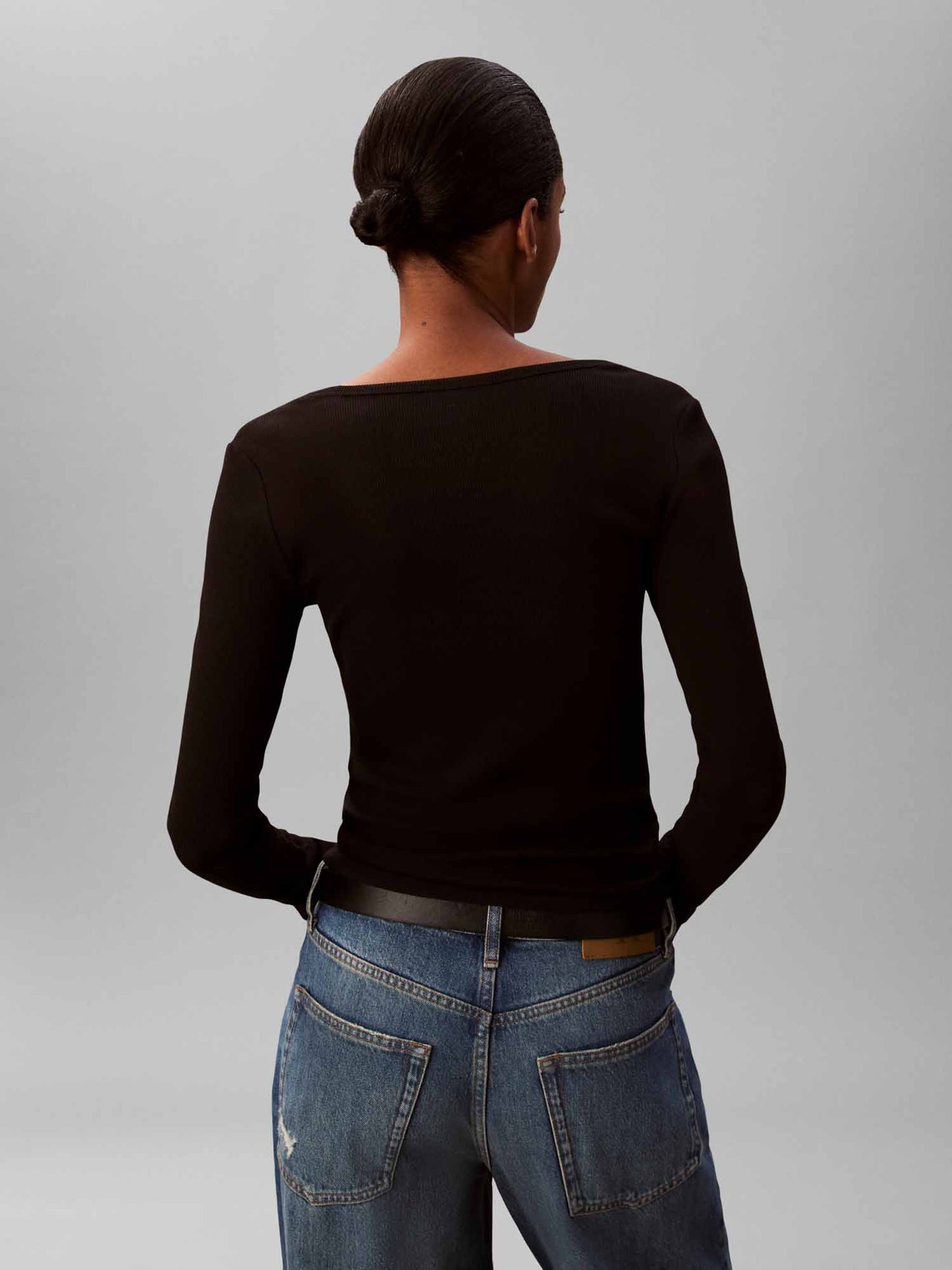 Calvin Klein LV047D218G UB1, maglia a manica lunga da donna nera