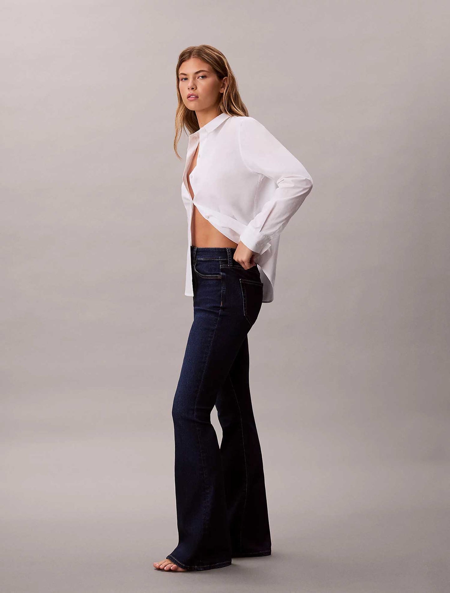 Jeans flare a vita alta donna in denim blu Calvin Klein
