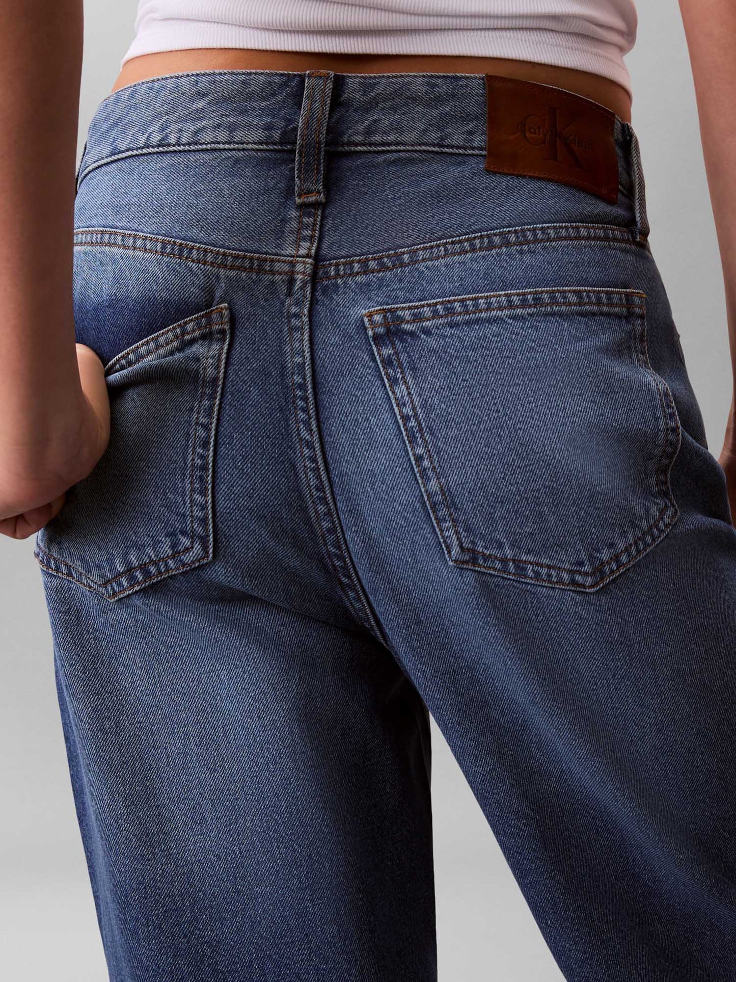 Jeans barrel leg da donna Calvin Klein in denim