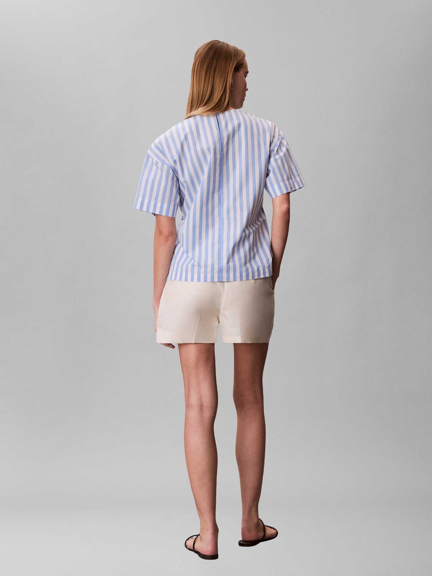 Camicia a righe bianca e azzurra Calvin Klein Jeans da donna