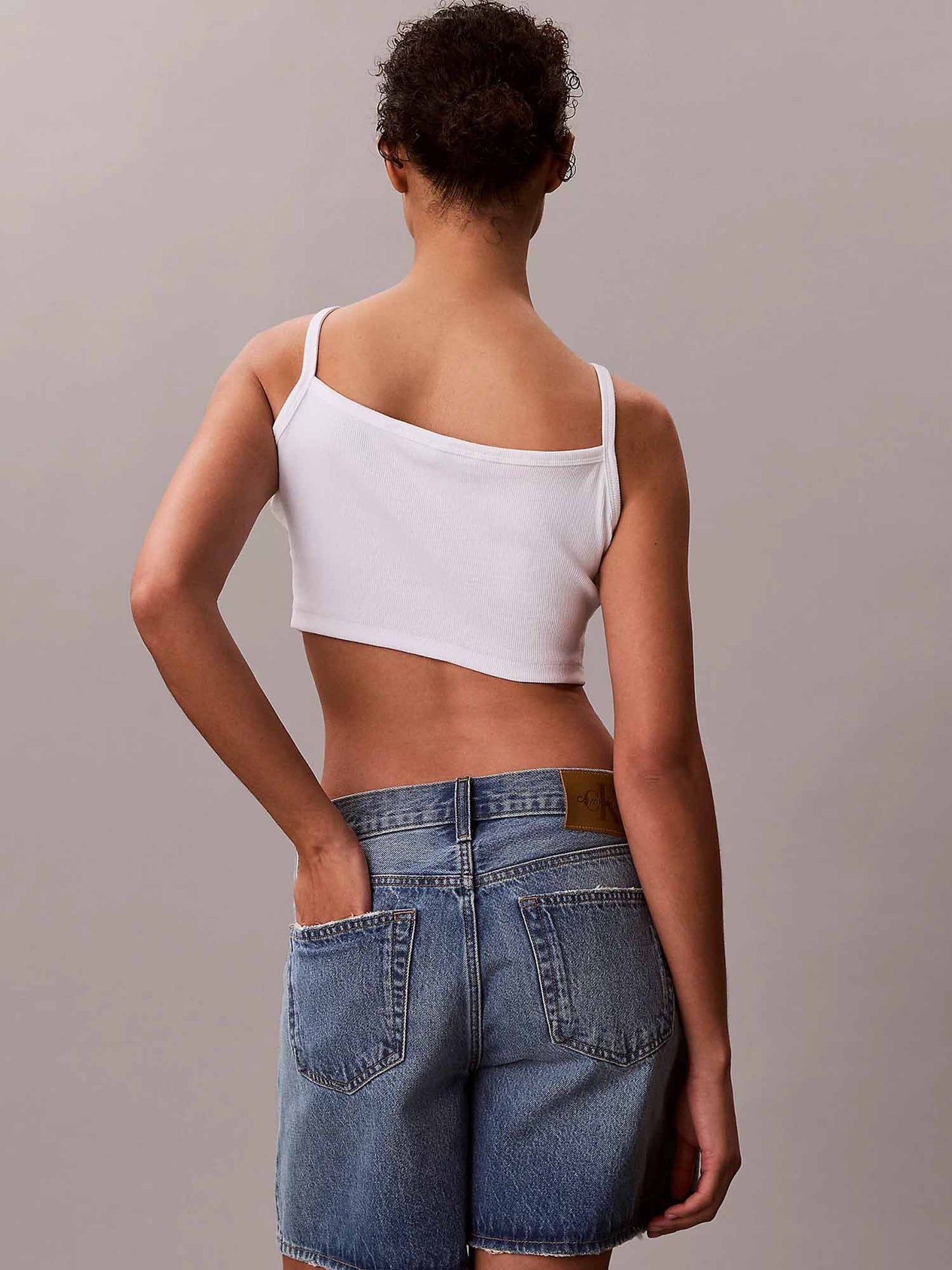Top crop a costine bianco slim da donna Calvin Klein