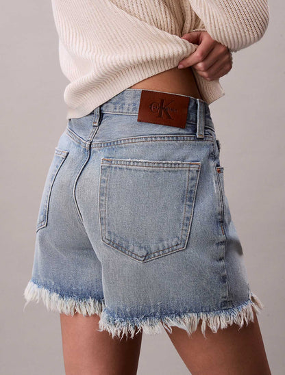 Shorts denim chiaro a vita media Calvin Klein donna stile anni '90