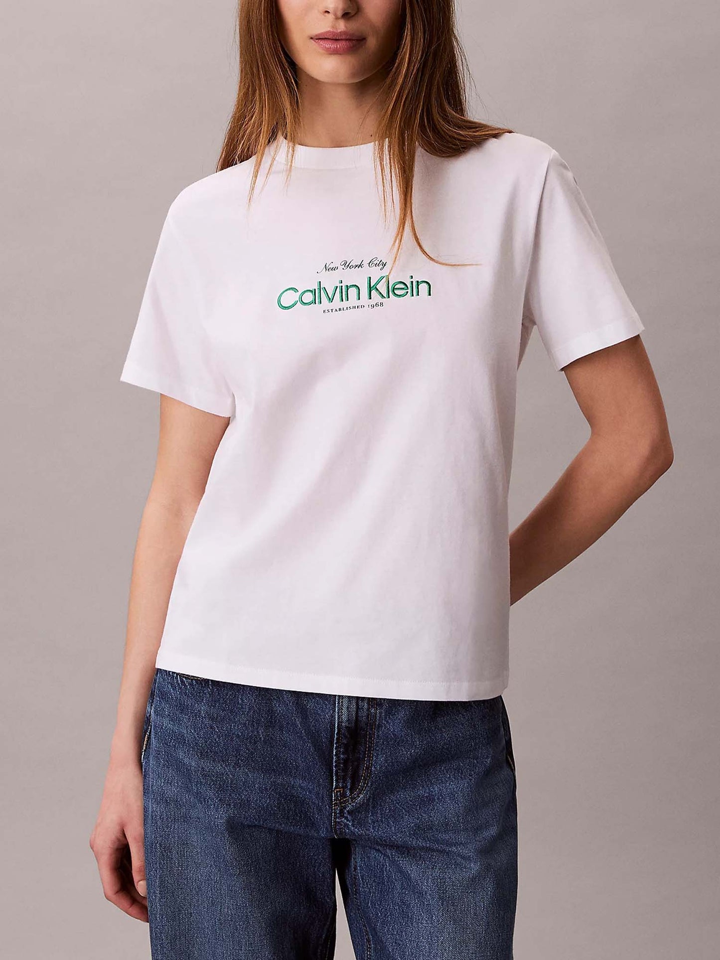 T-shirt bianca Calvin Klein Jeans Classic NYC da donna