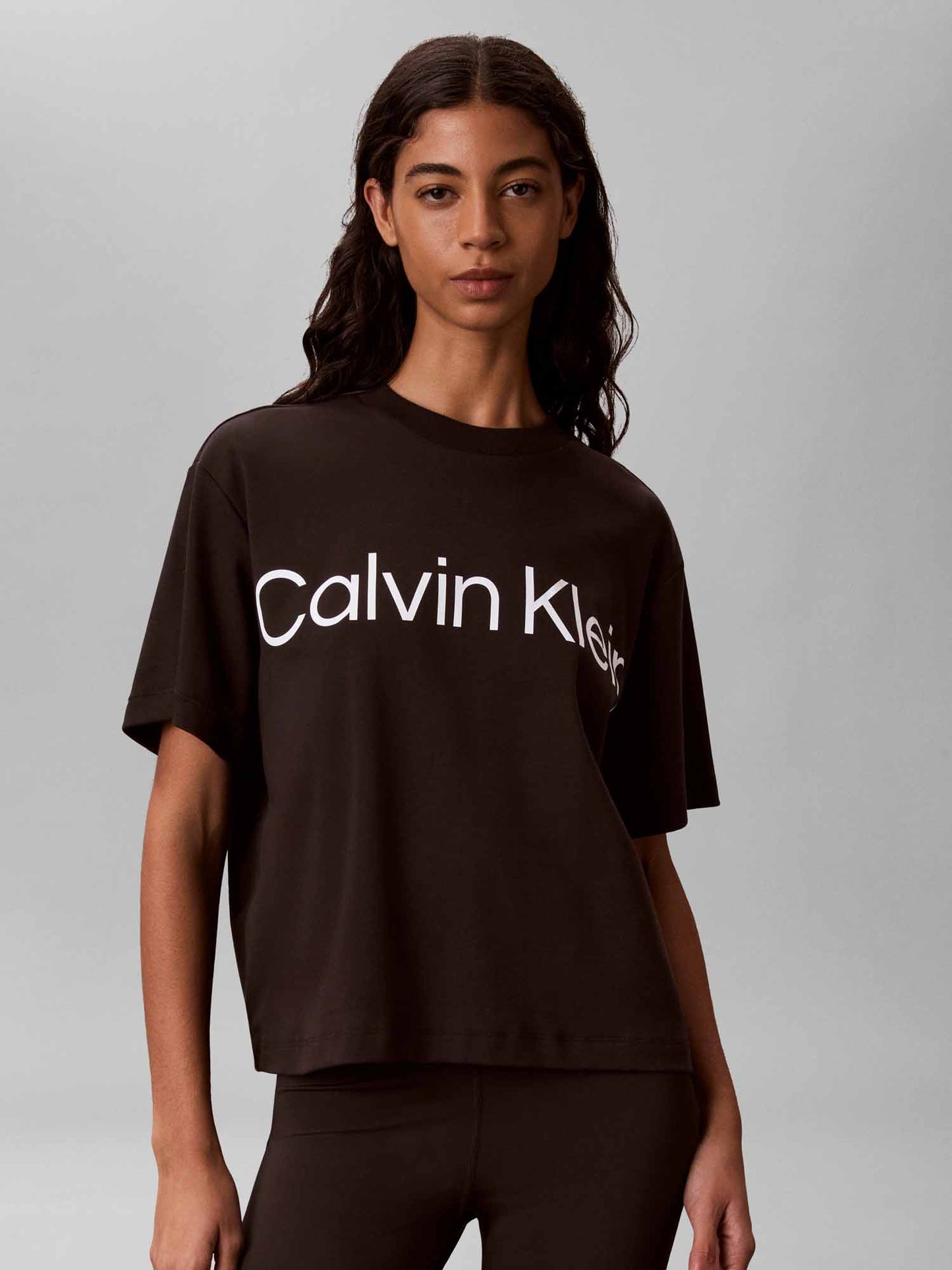 Calvin Klein CK Boxy Logo Graphic, t-shirt da donna nera