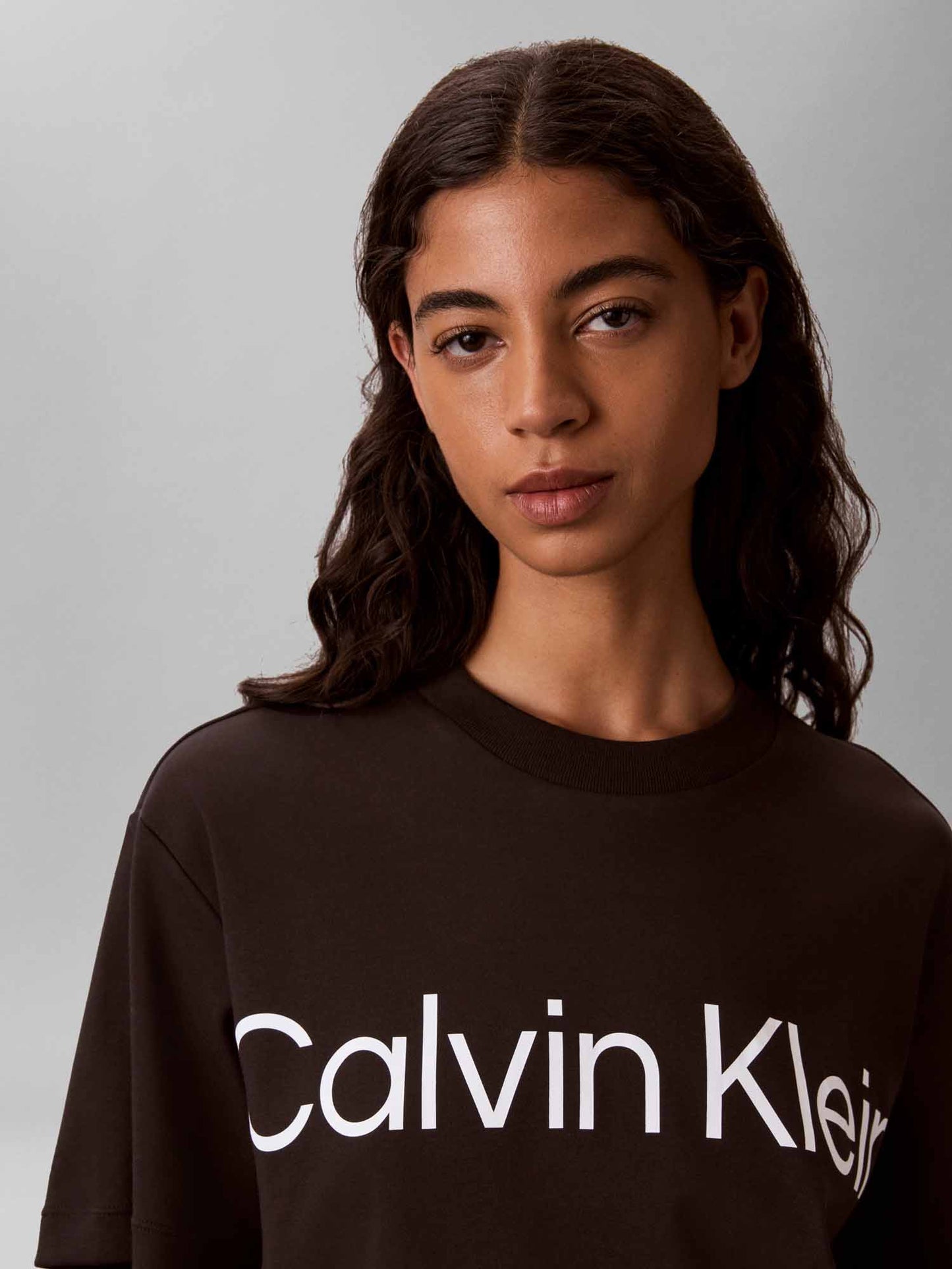 Calvin Klein CK Boxy Logo Graphic, t-shirt da donna nera