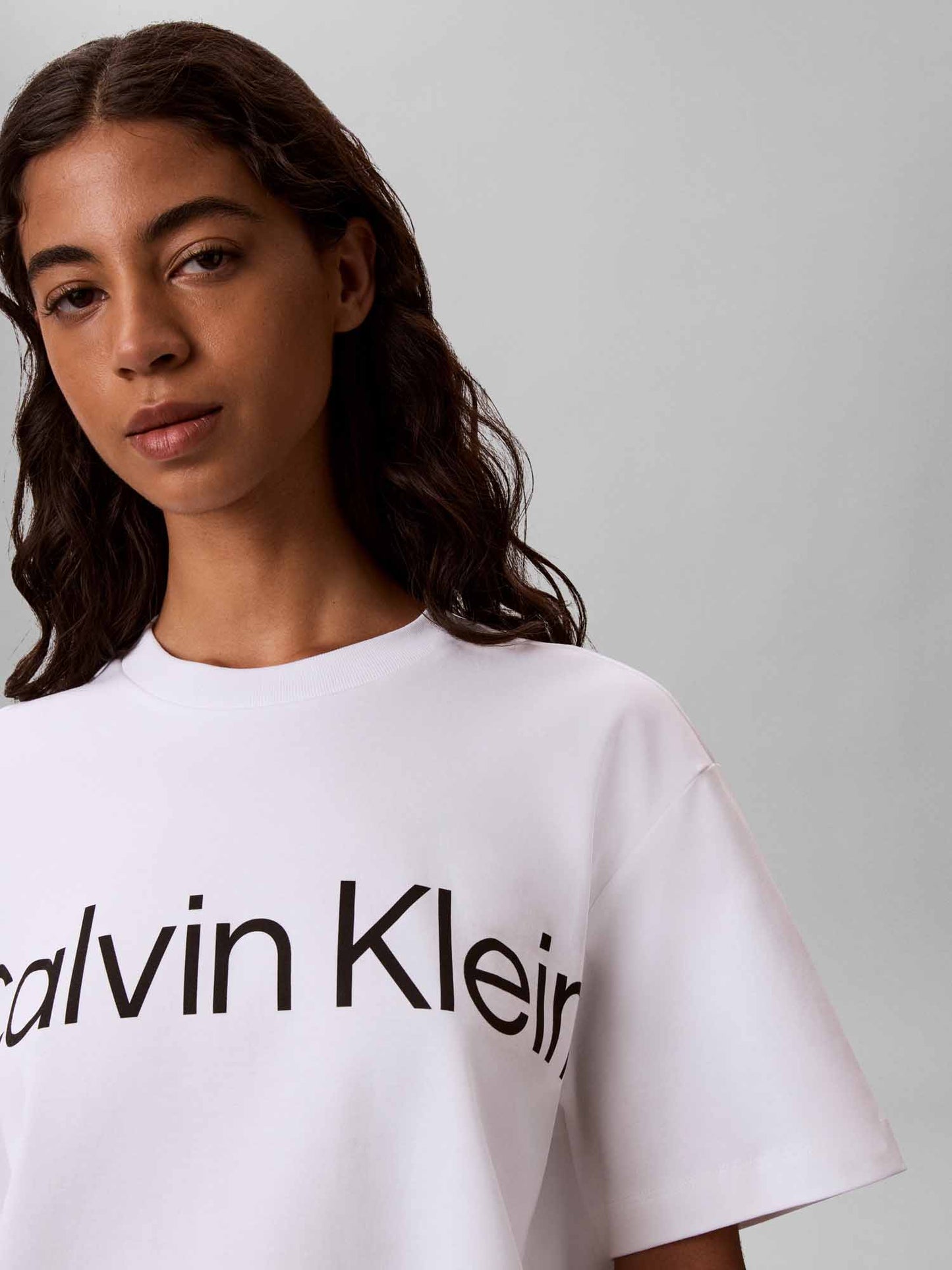 Calvin Klein Ck Boxy Logo Graphic, t-shirt da donna bianca