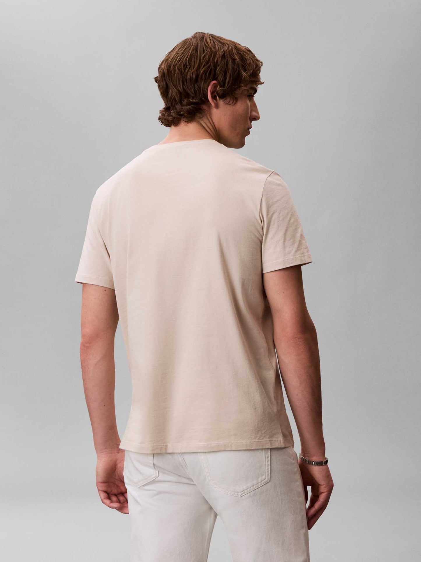 T-shirt beige Calvin Klein Jeans monologo da uomo con girocollo