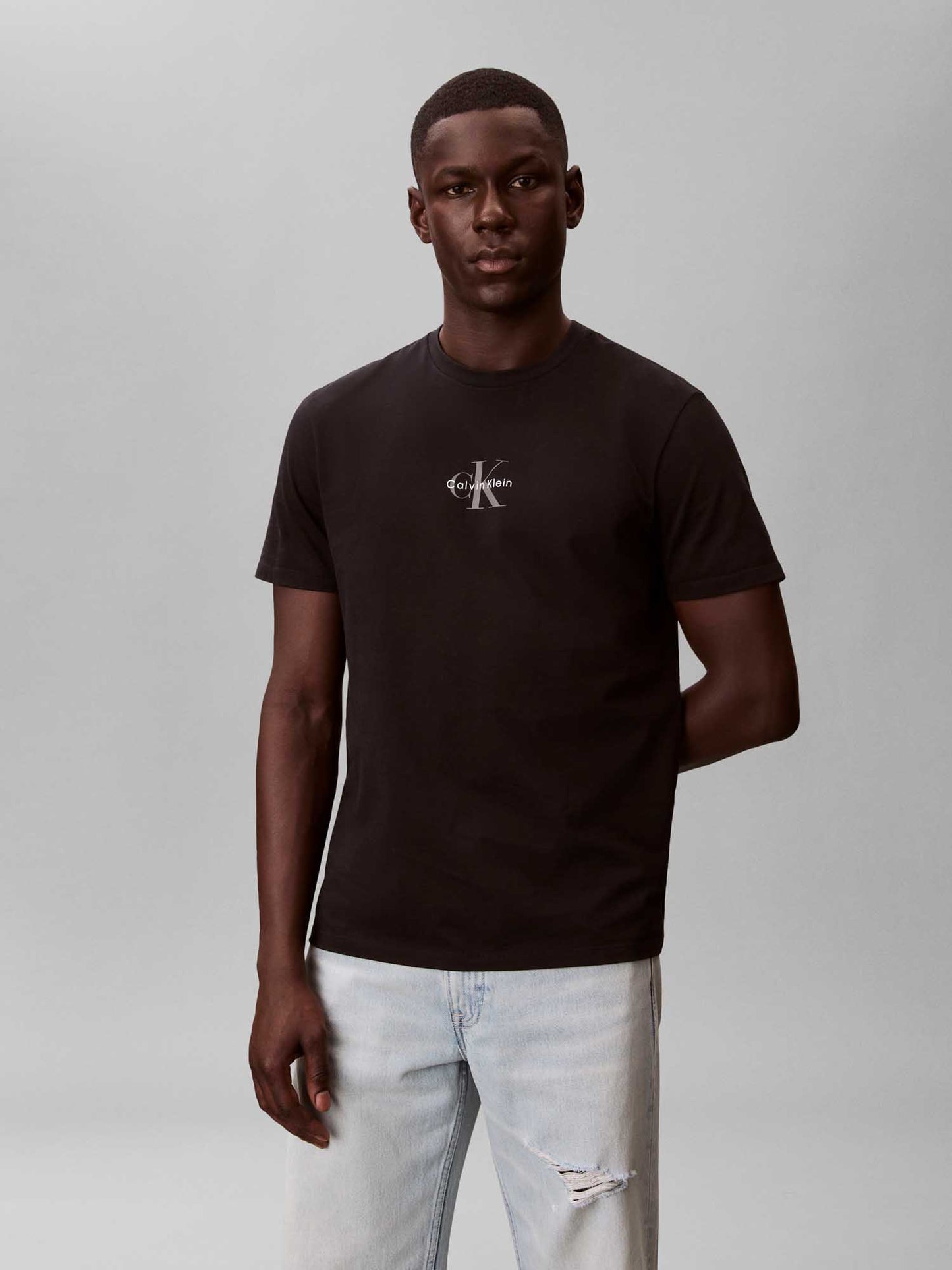 Calvin Klein Jeans t-shirt nera da uomo con monologo minimal