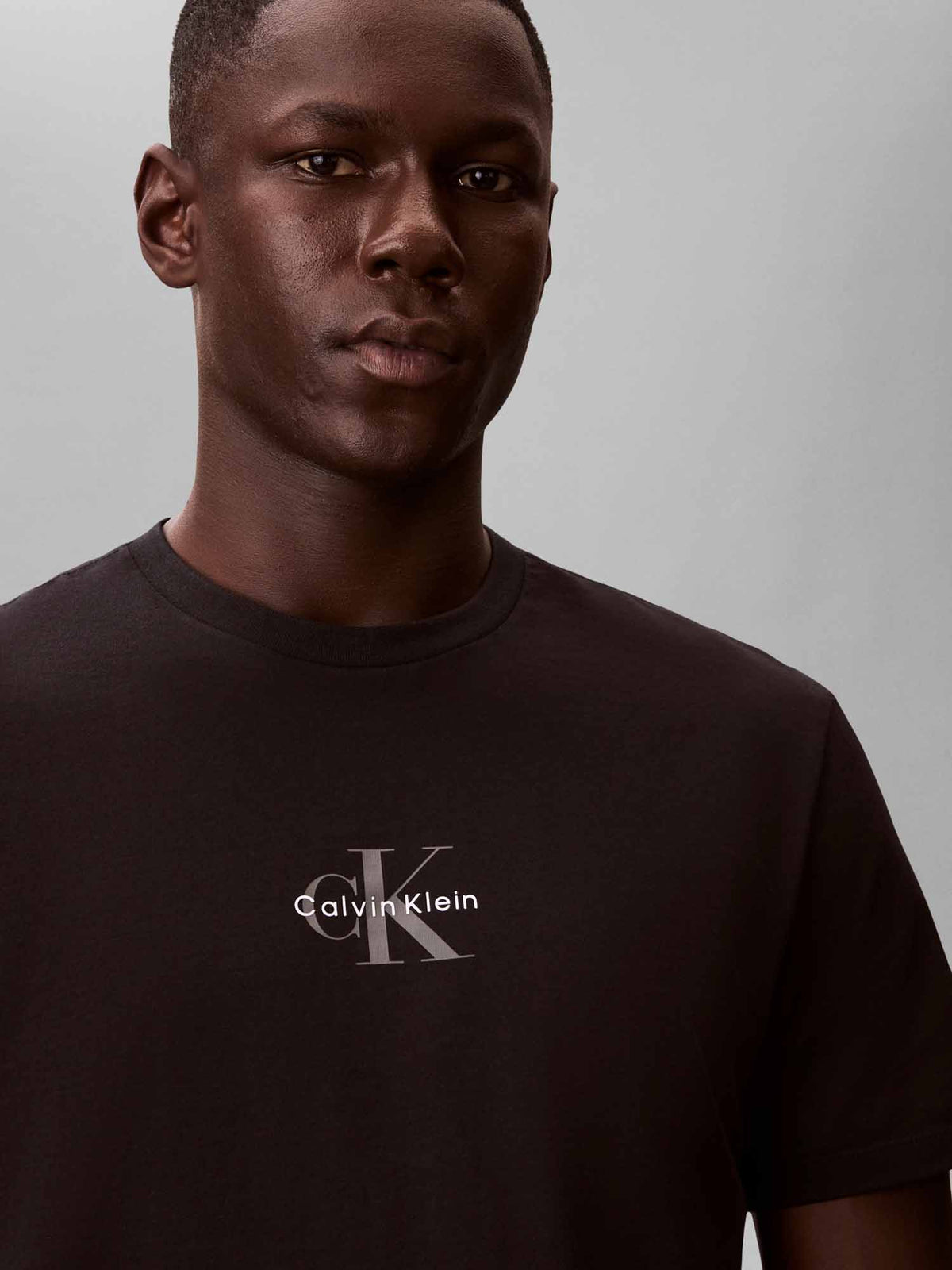 Calvin Klein LV04RB866G, t-shirt da uomo nera