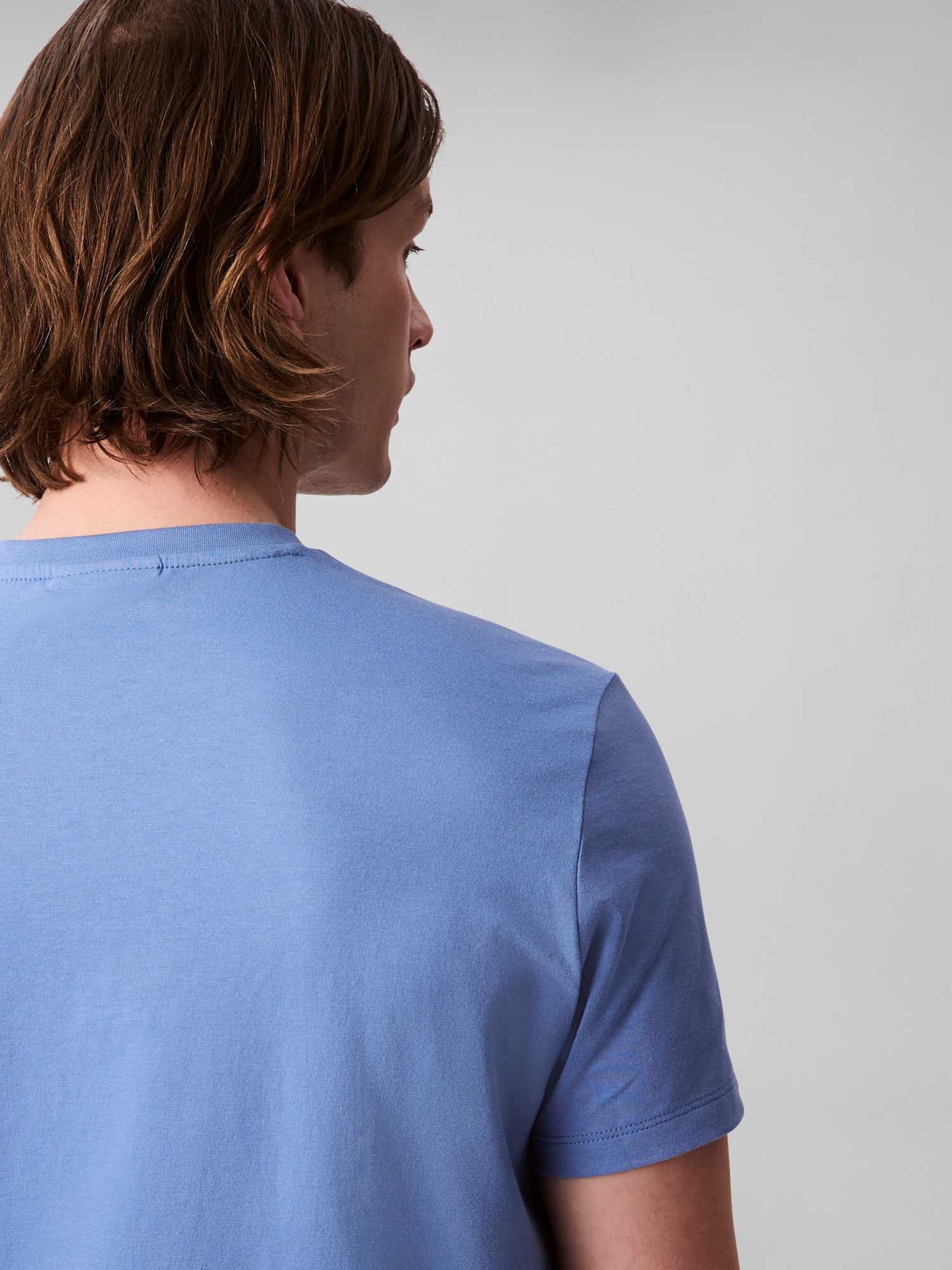 T-SHIRT BADGE CALVIN KLEIN JEANS DA UOMO AZZURRO