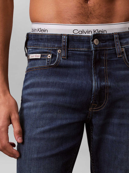 Jeans slim Irving da uomo in denim di Calvin Klein