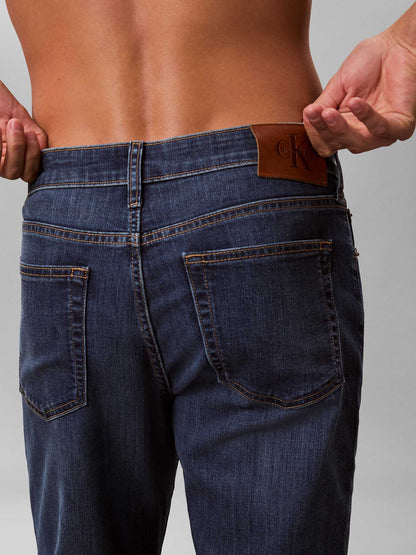 Jeans slim Irving da uomo in denim di Calvin Klein