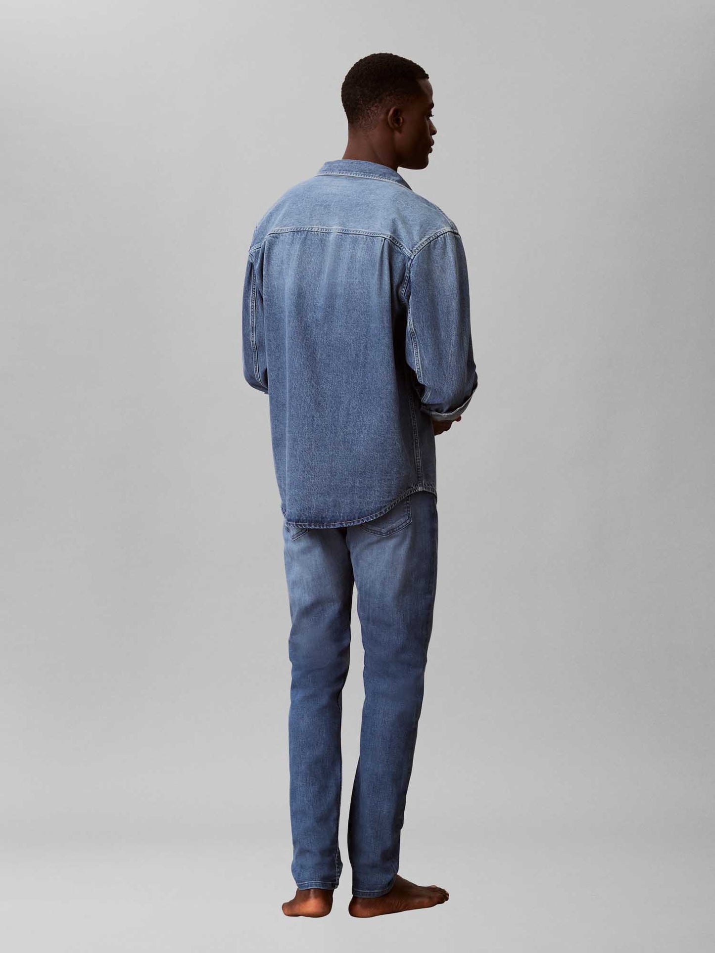 Jeans Calvin Klein slim fit a gamba affusolata uomo in denim