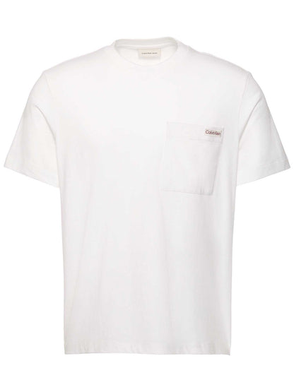 T-shirt bianca Calvin Klein Jeans con tasca logata da uomo