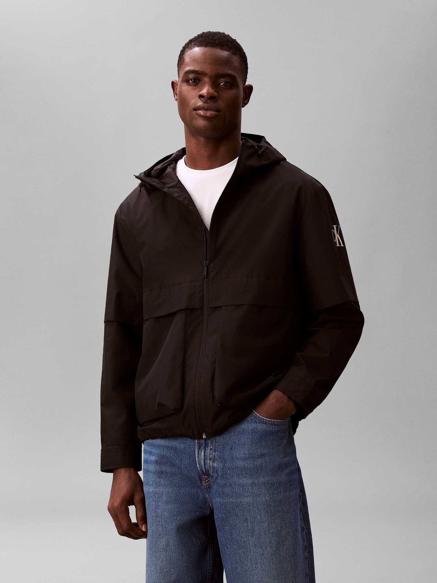 Giacca a vento con cappuccio Calvin Klein da uomo in nero