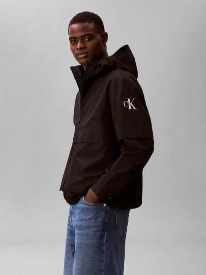 Giacca a vento con cappuccio Calvin Klein da uomo in nero