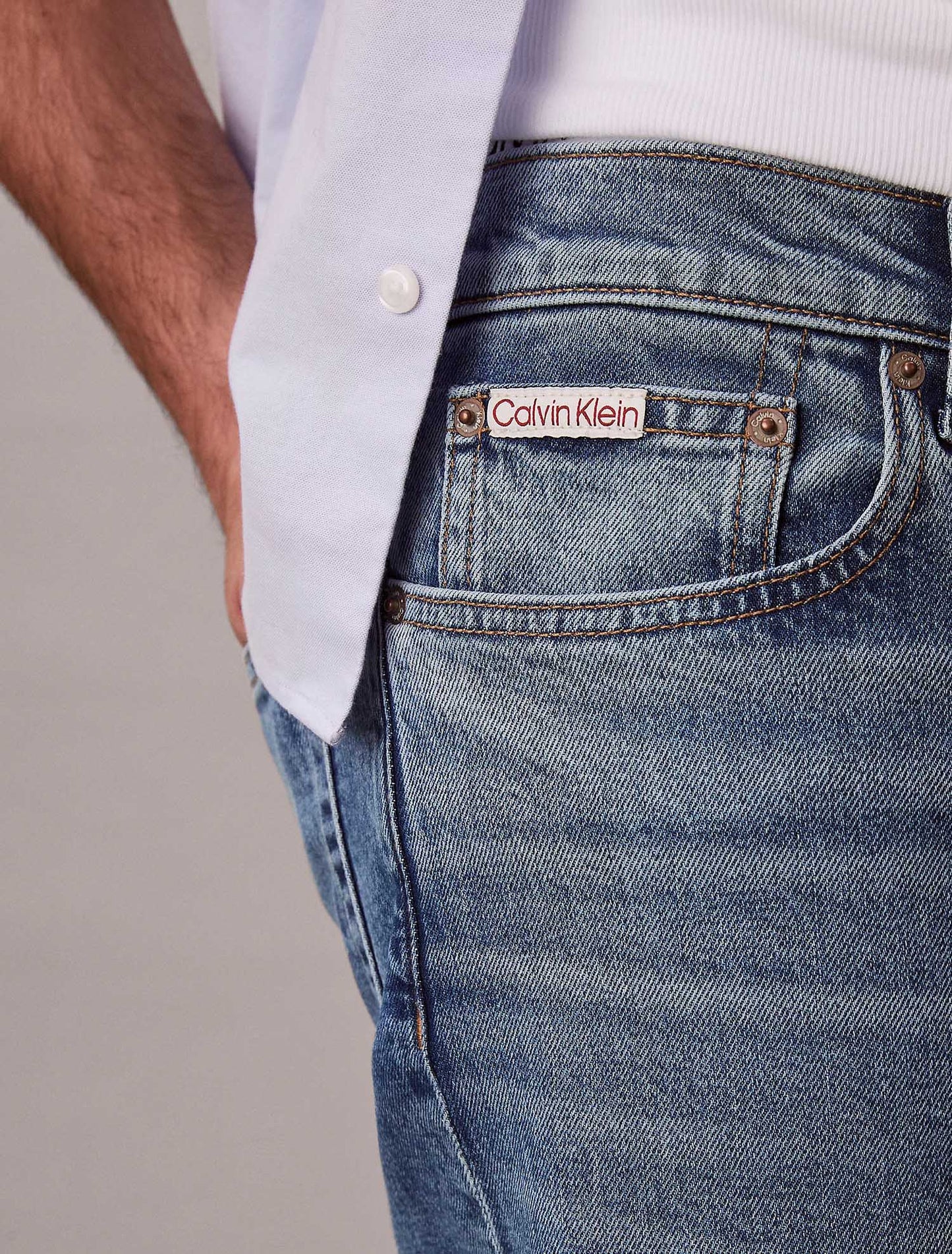 Jeans Calvin Klein Classic Tapered da uomo in denim