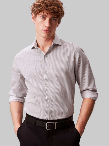 Camicia slim fit a righe bianche da uomo Calvin Klein con colletto italiano