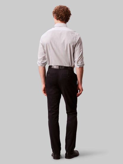 Camicia slim fit a righe bianche da uomo Calvin Klein con colletto italiano