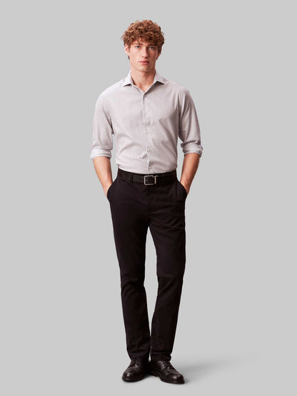 Camicia slim fit a righe bianche da uomo Calvin Klein con colletto italiano