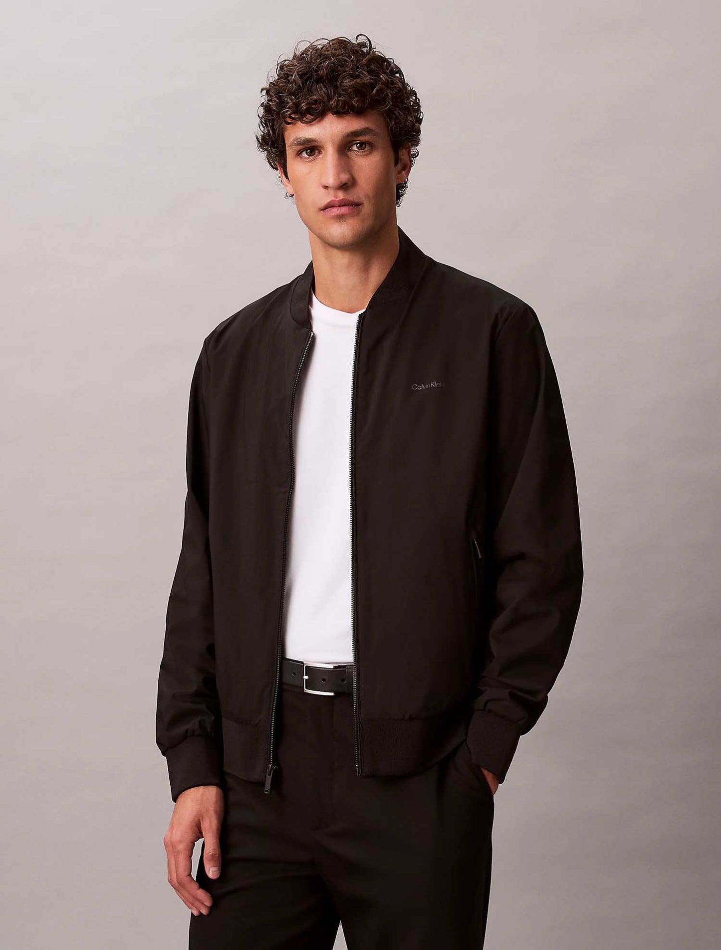 Calvin Klein Jeans bomber opaco nero da uomo dal taglio regolare