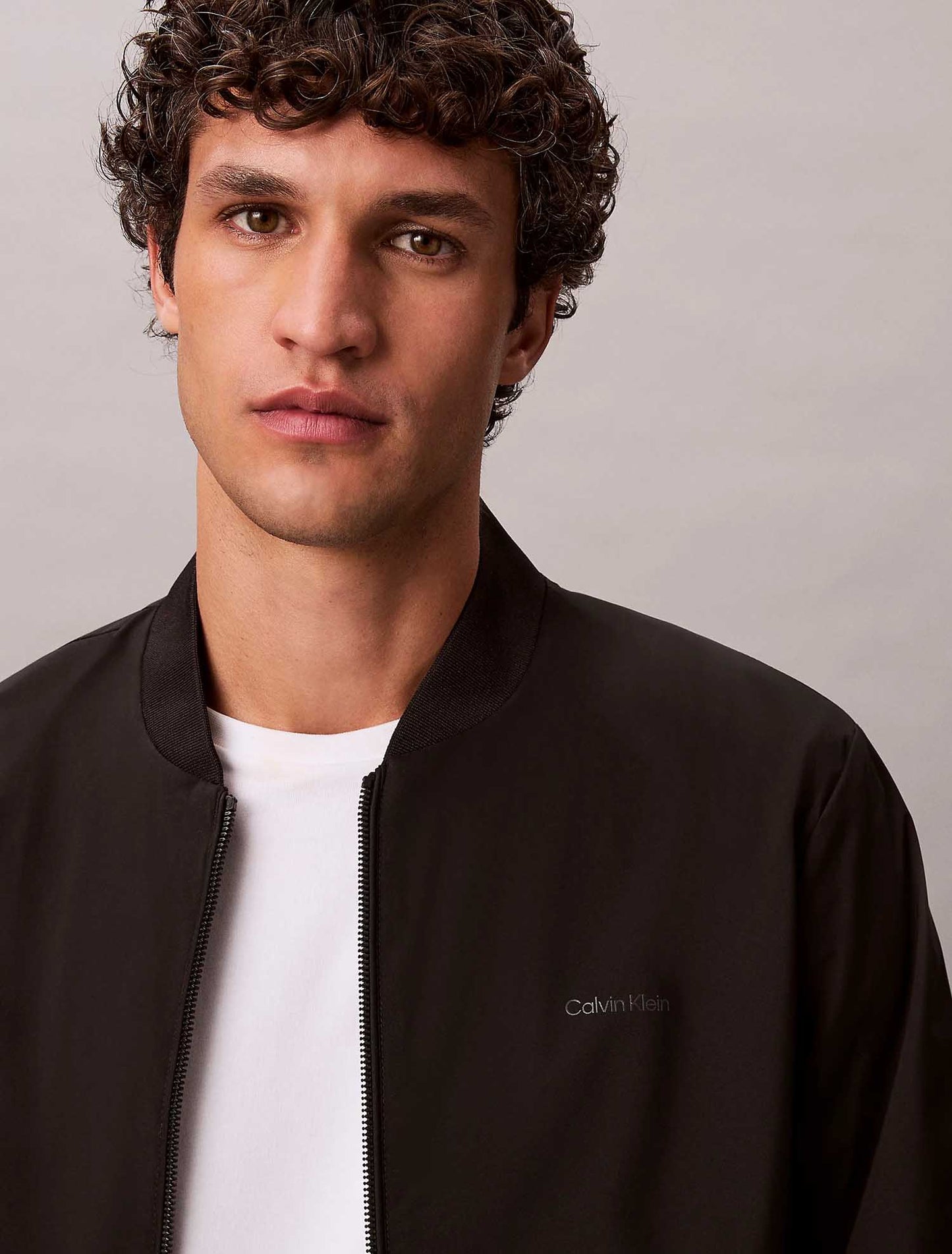 Calvin Klein Jeans bomber opaco nero da uomo dal taglio regolare