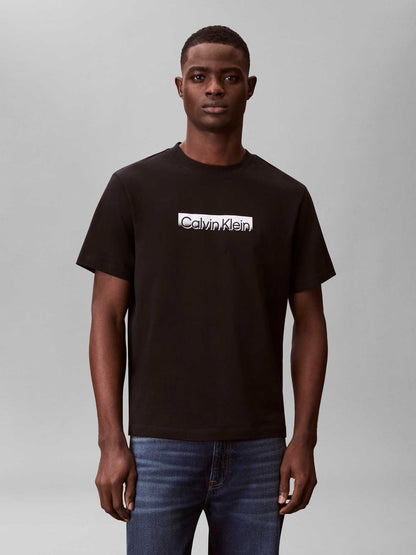 T-shirt nera Calvin Klein Basic con logo stampato da uomo