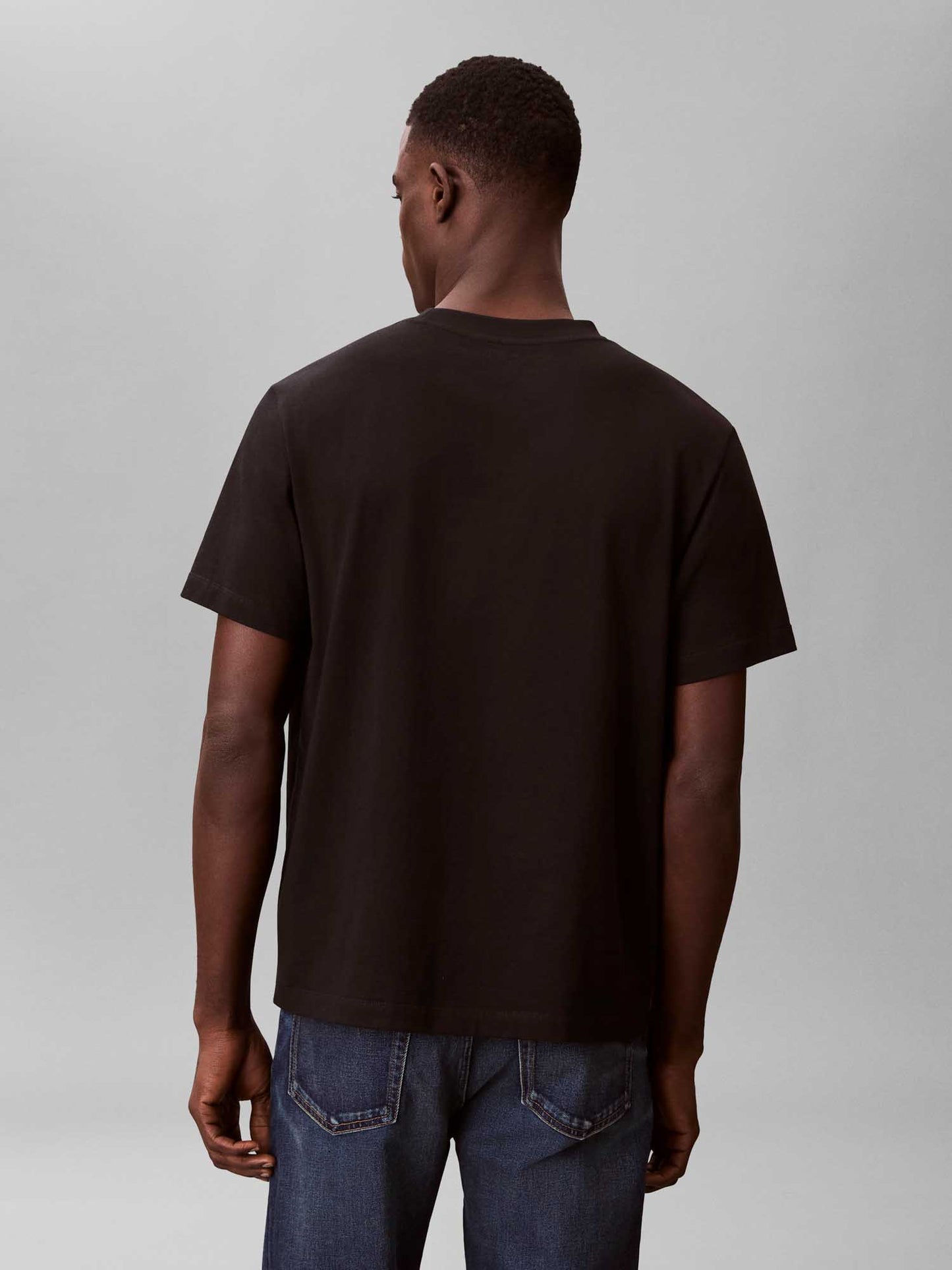 T-shirt nera Calvin Klein Basic con logo stampato da uomo