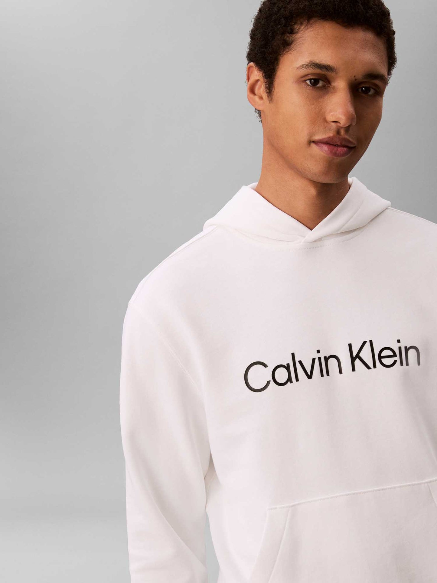 Felpa con cappuccio da uomo Calvin Klein bianca in cotone