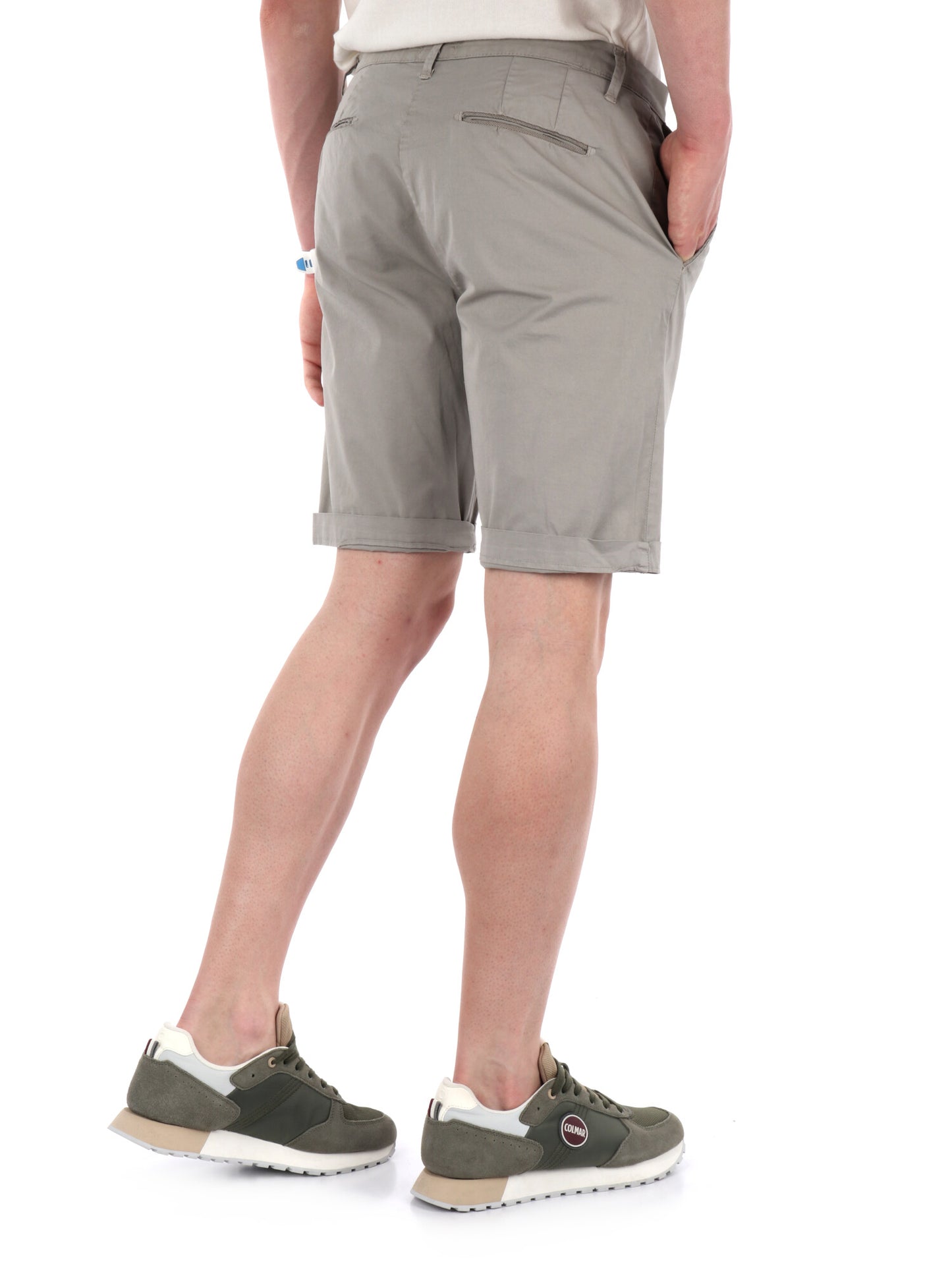 Bermuda slim da uomo FB in lycra beige per un look casual