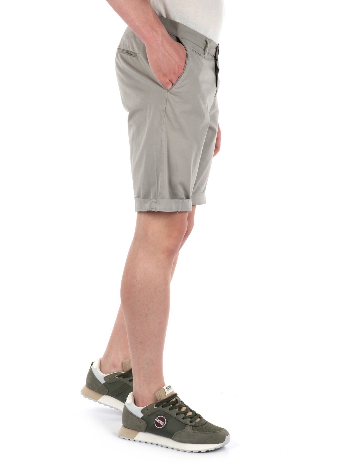 Bermuda slim da uomo FB in lycra beige per un look casual