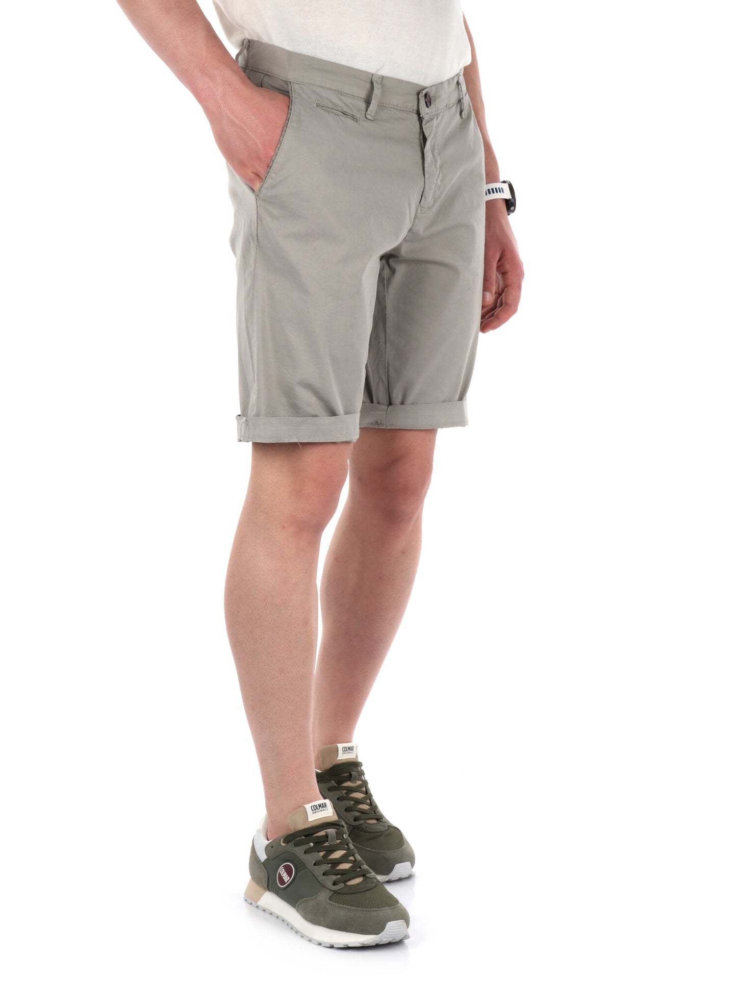 Bermuda slim da uomo FB in lycra beige per un look casual