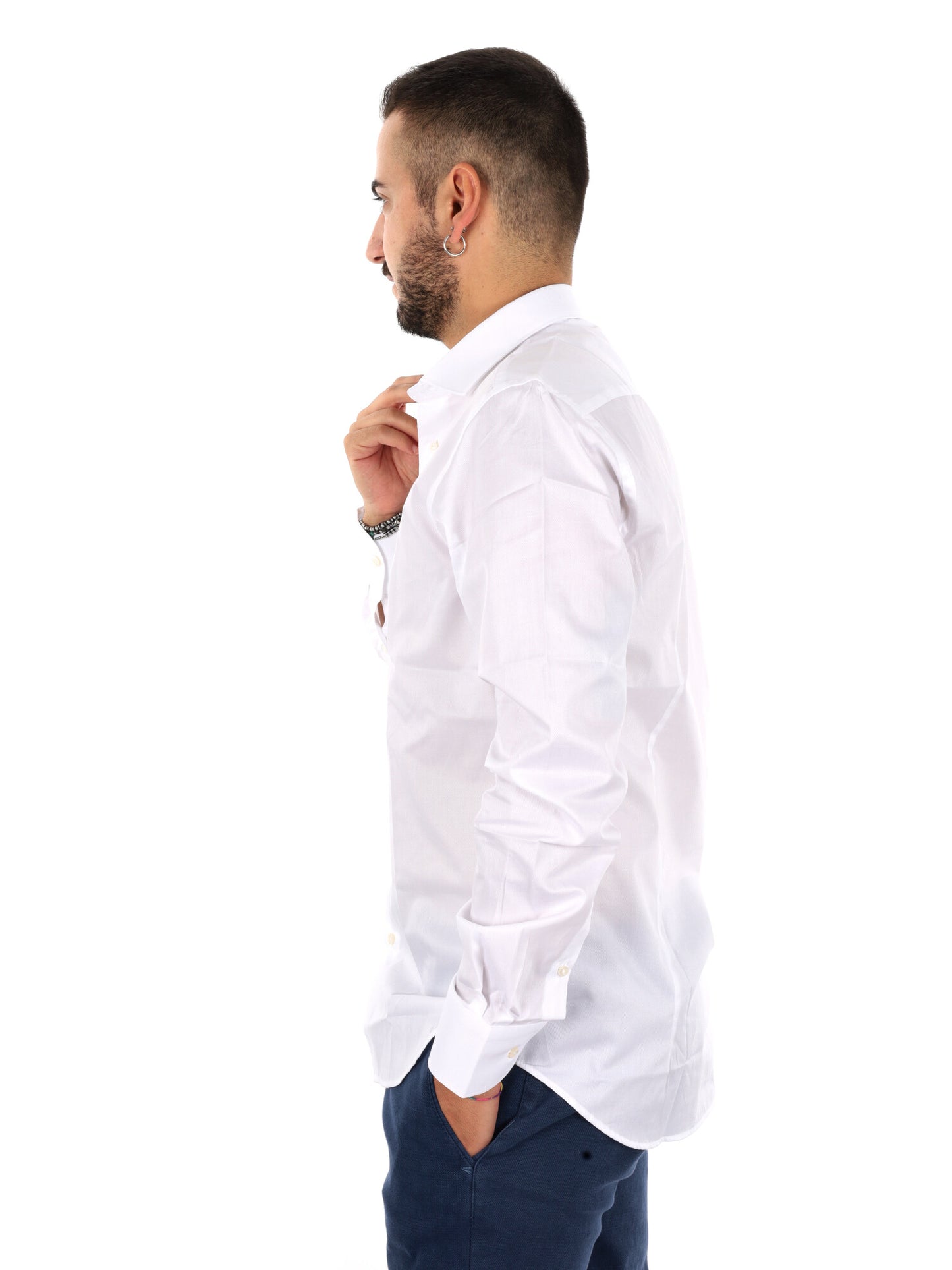 Fb Brillantine 11, camicia da uomo bianca